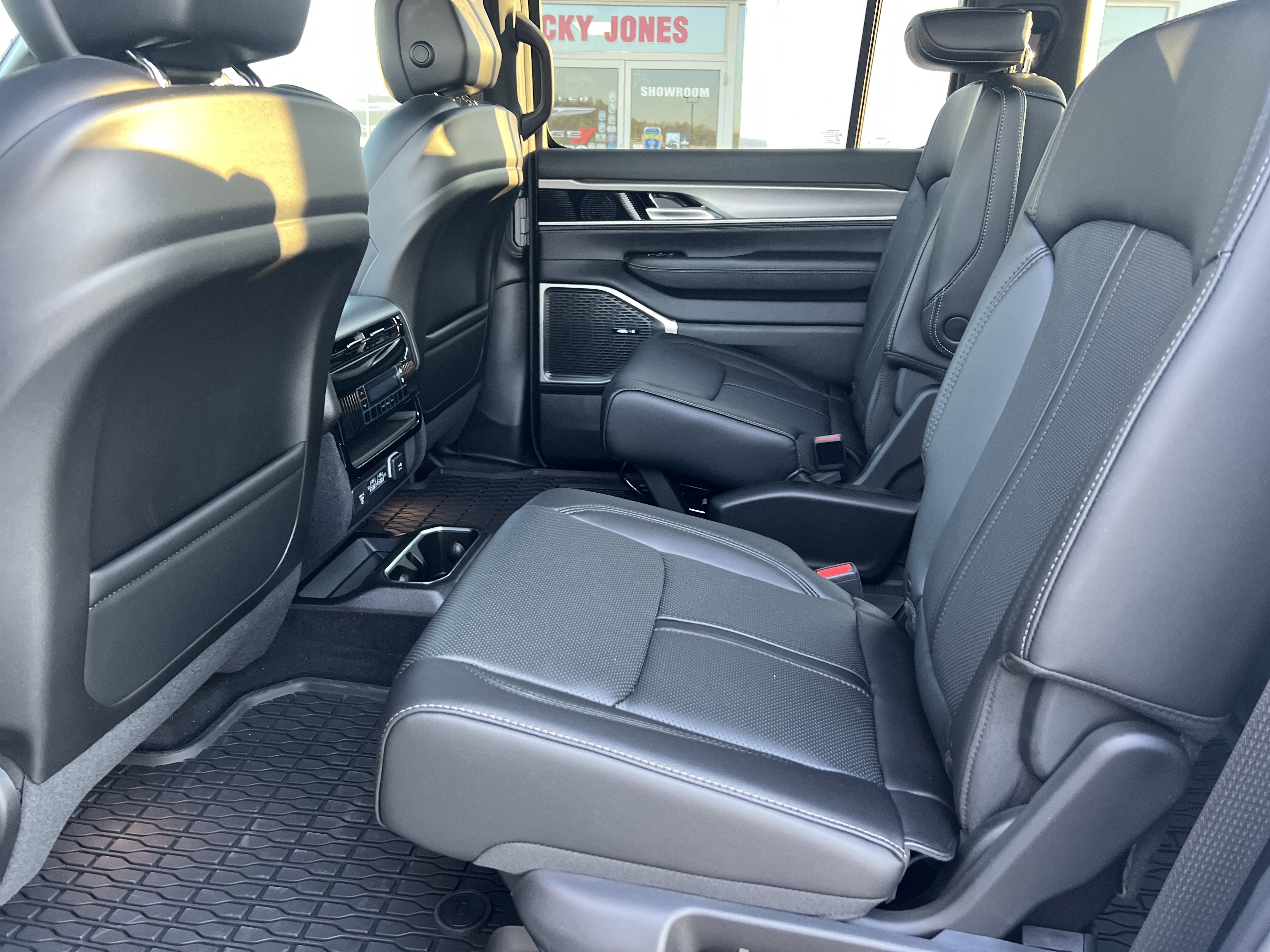 2026 Jeep Grand Wagoneer Upland