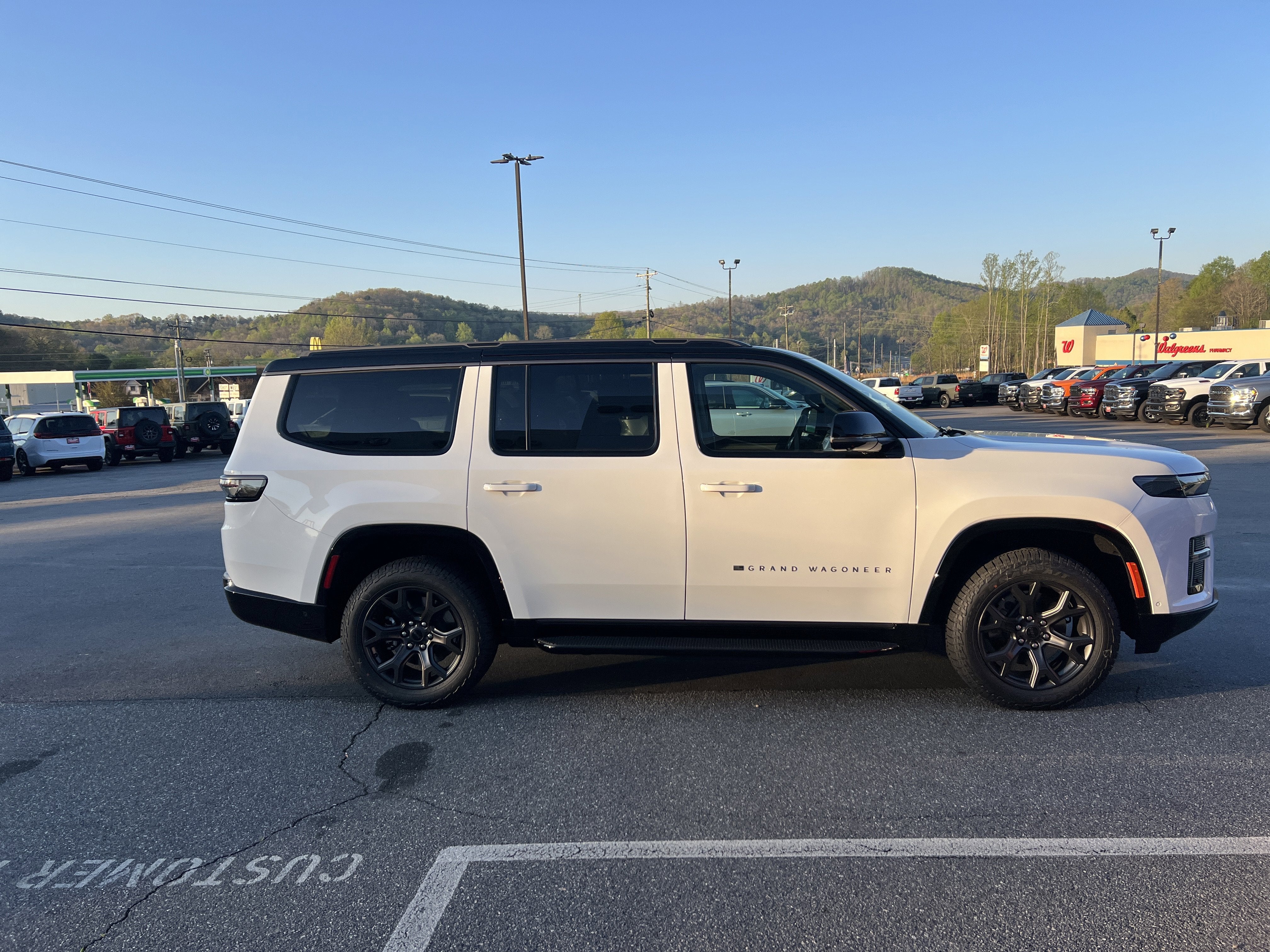 2026 Jeep Grand Wagoneer Upland