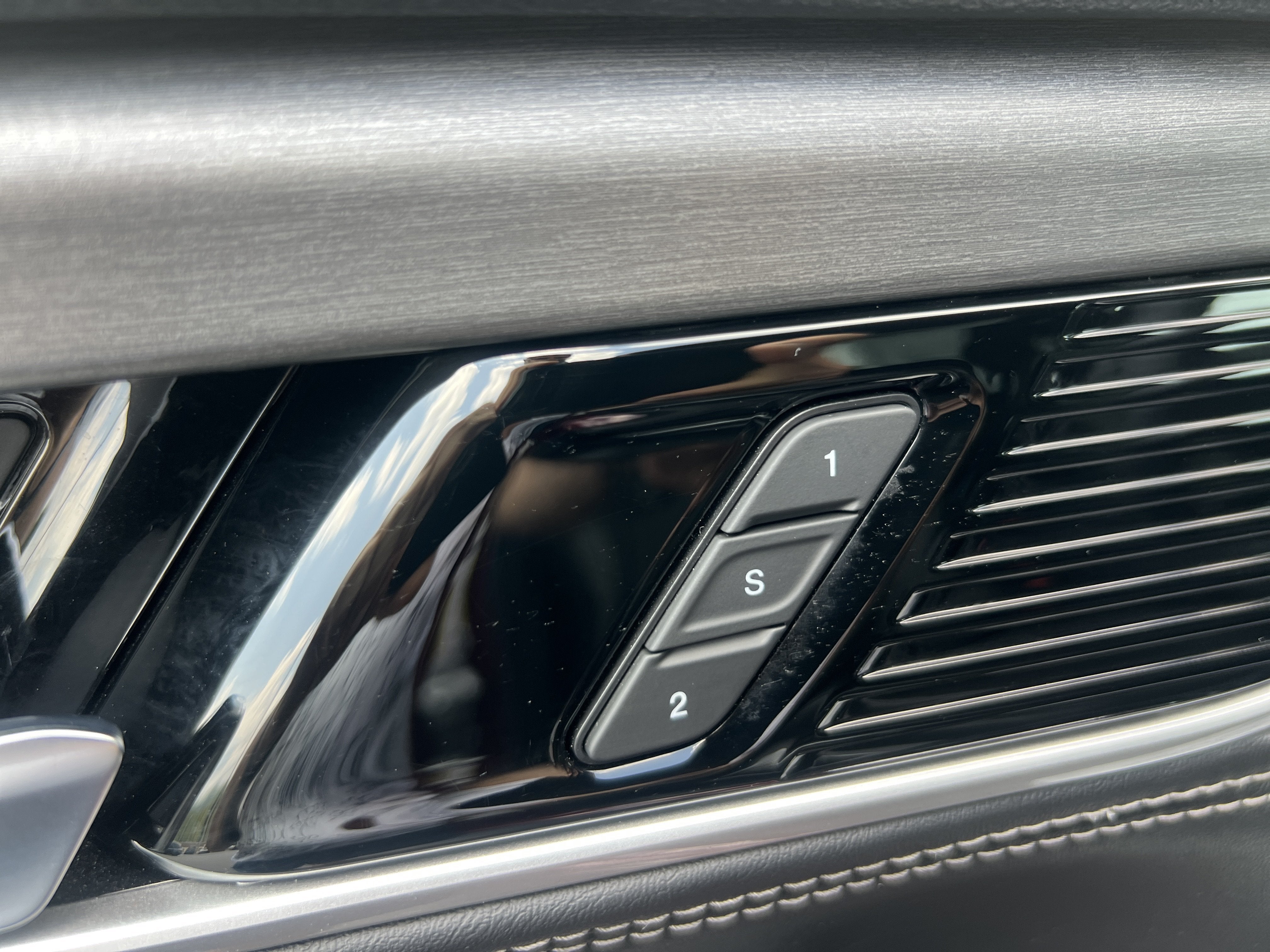 2025 Jeep Wagoneer Series II Carbide