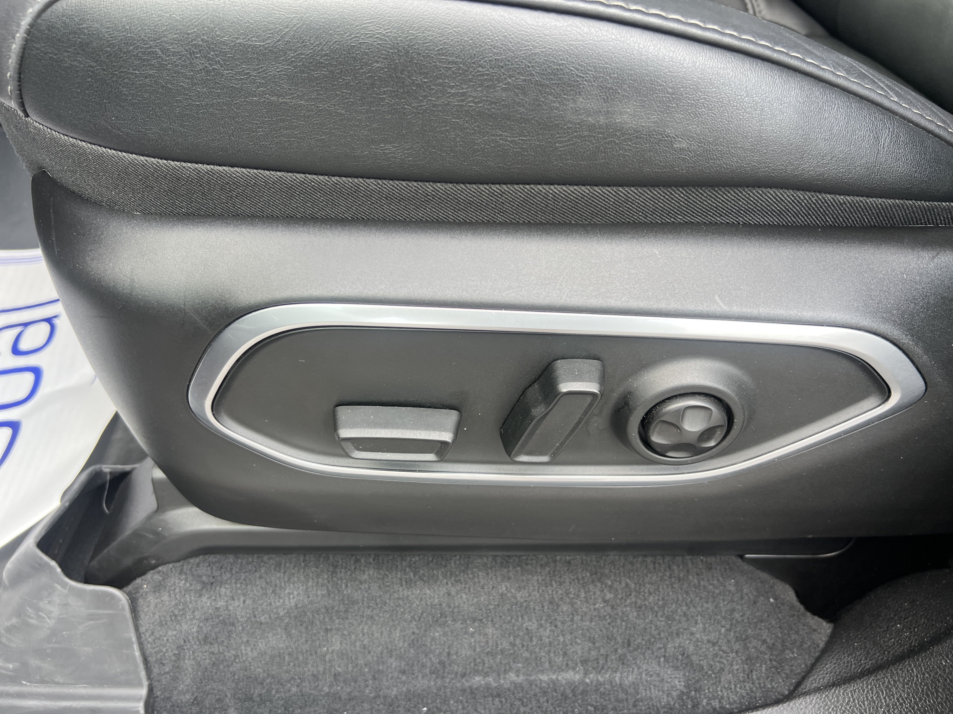 2025 Jeep Wagoneer Series II Carbide