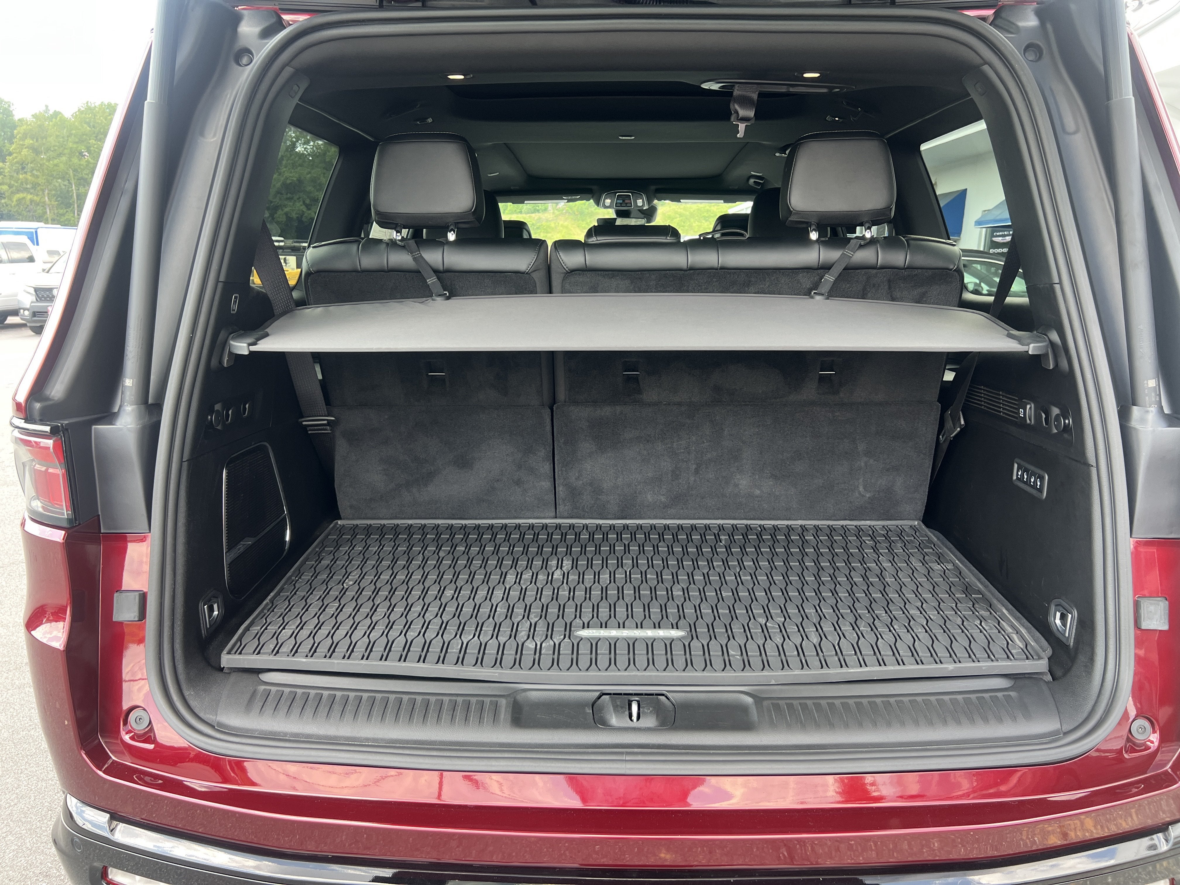 2025 Jeep Wagoneer Series II Carbide