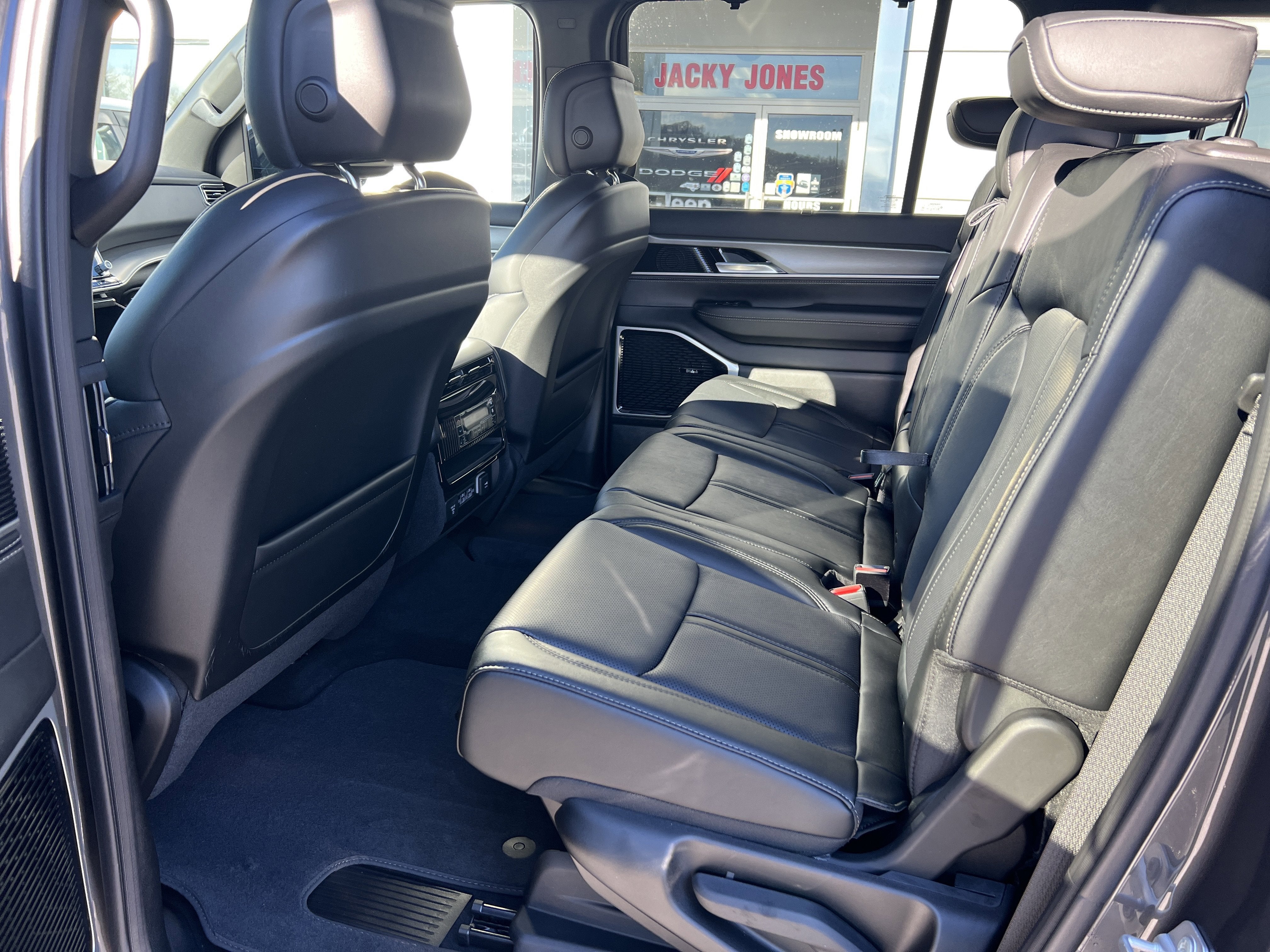 2026 Jeep Grand Wagoneer Limited Reserve