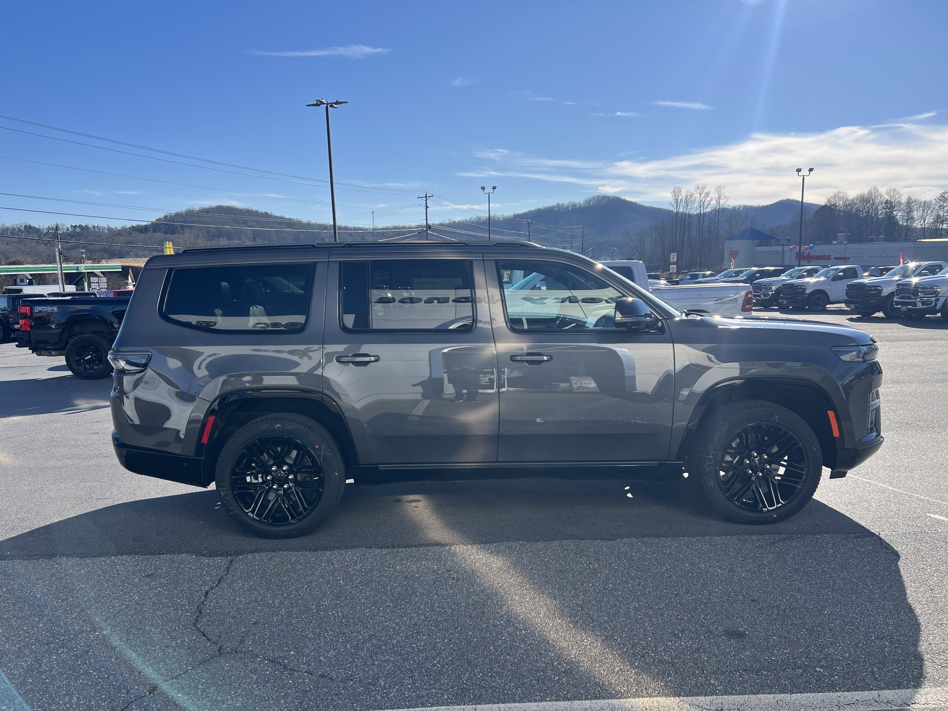 2026 Jeep Grand Wagoneer Limited Reserve