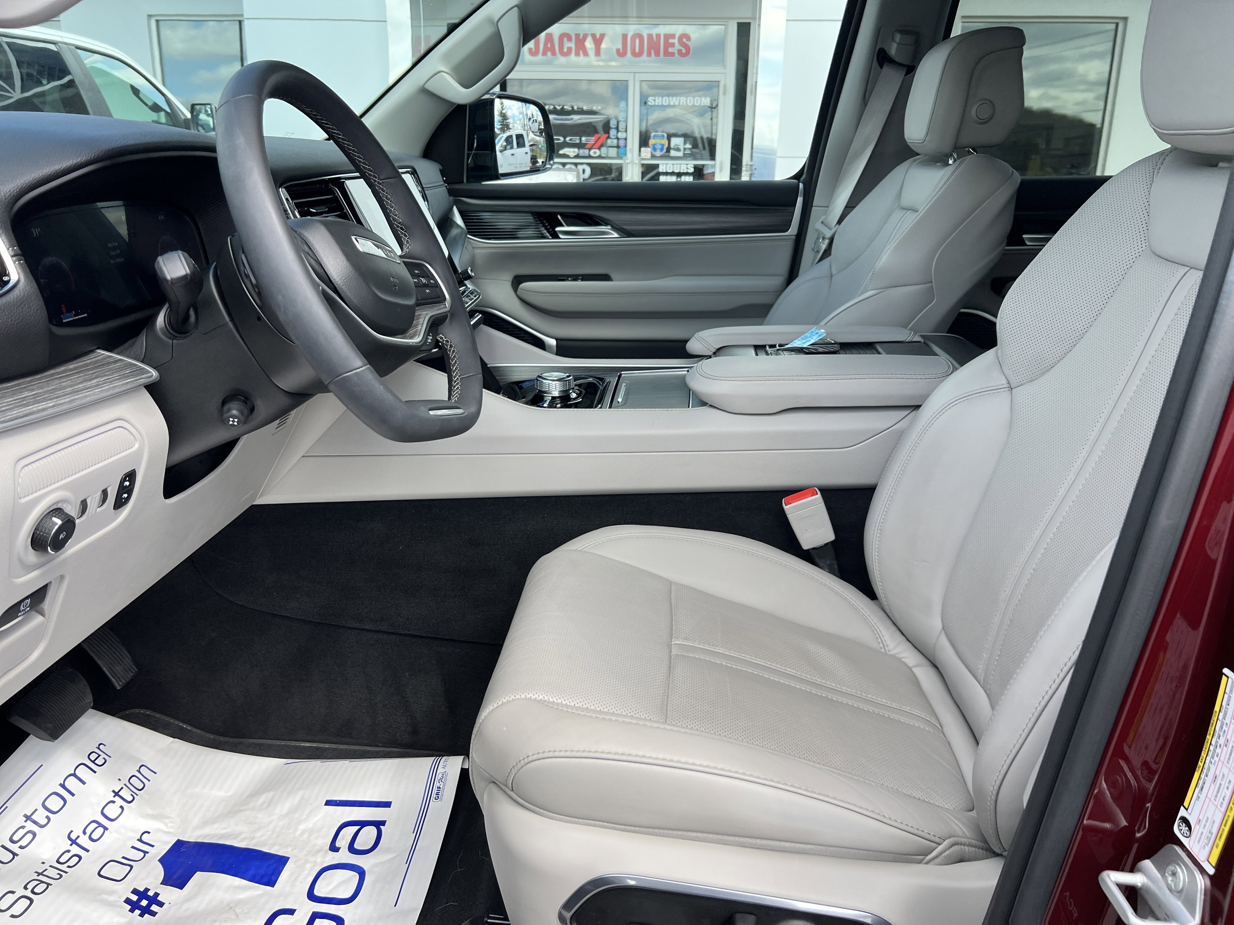 2023 Jeep Wagoneer Series II