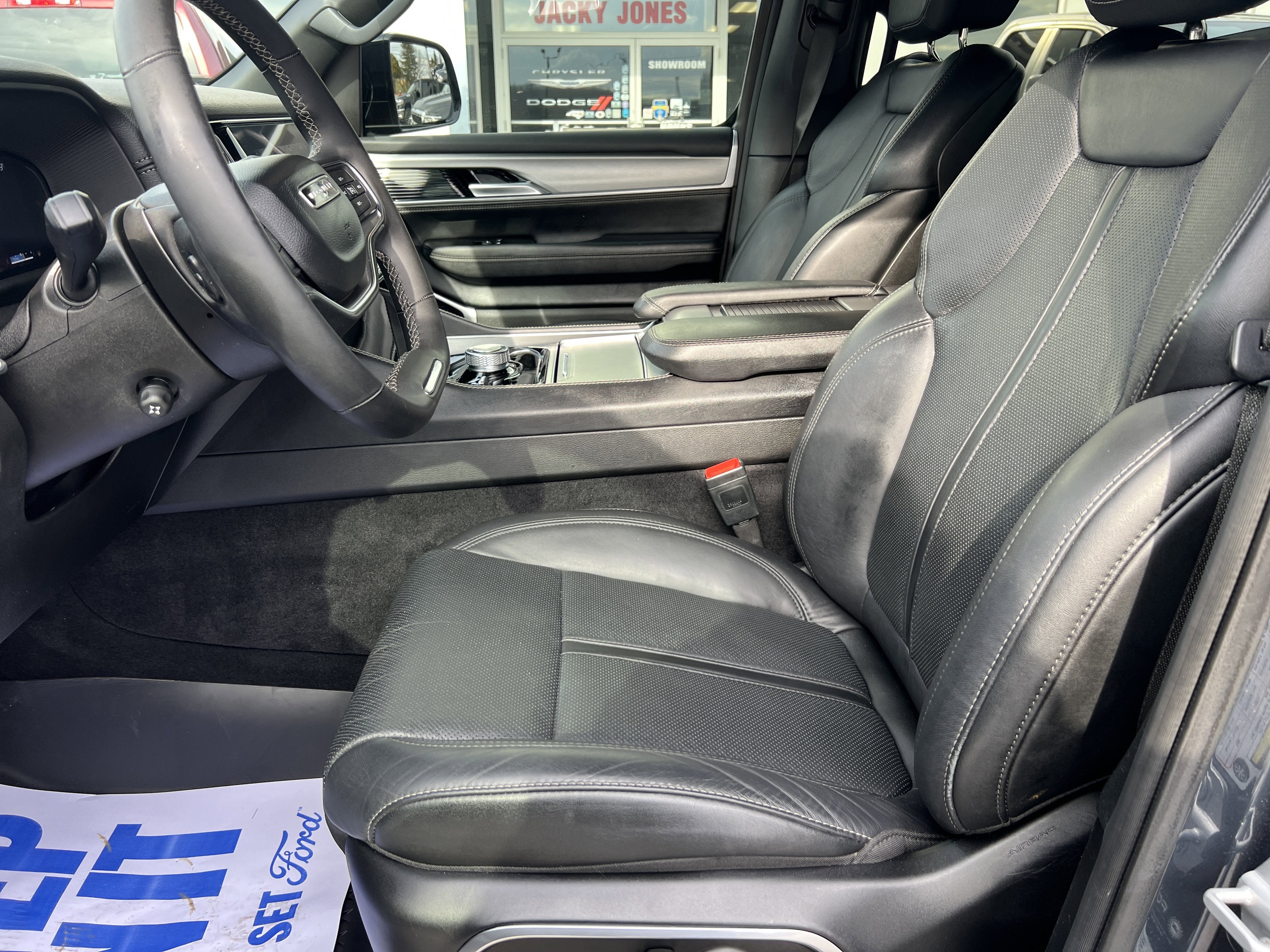 2024 Jeep Wagoneer Series II Carbide