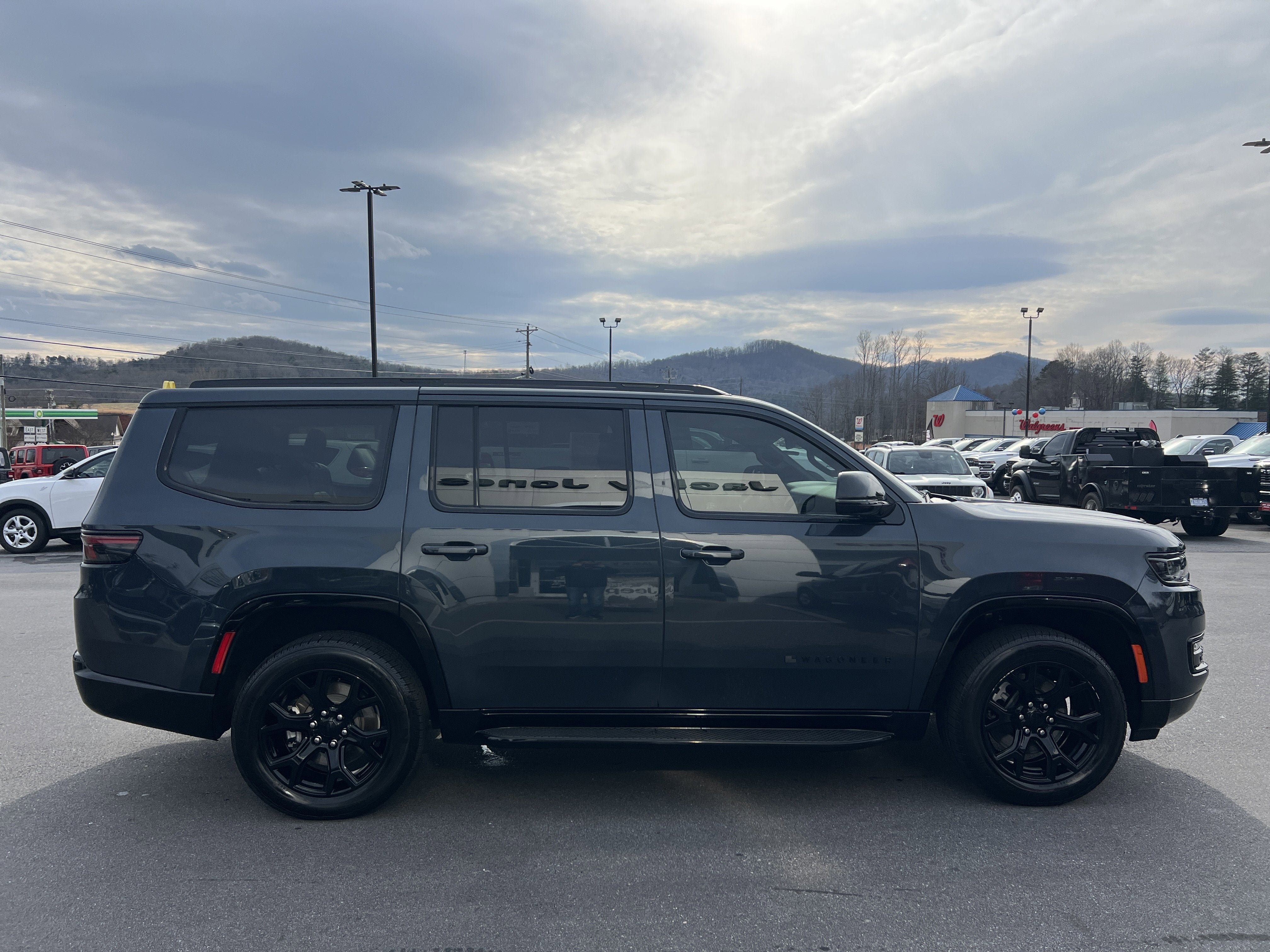 2024 Jeep Wagoneer Series II Carbide