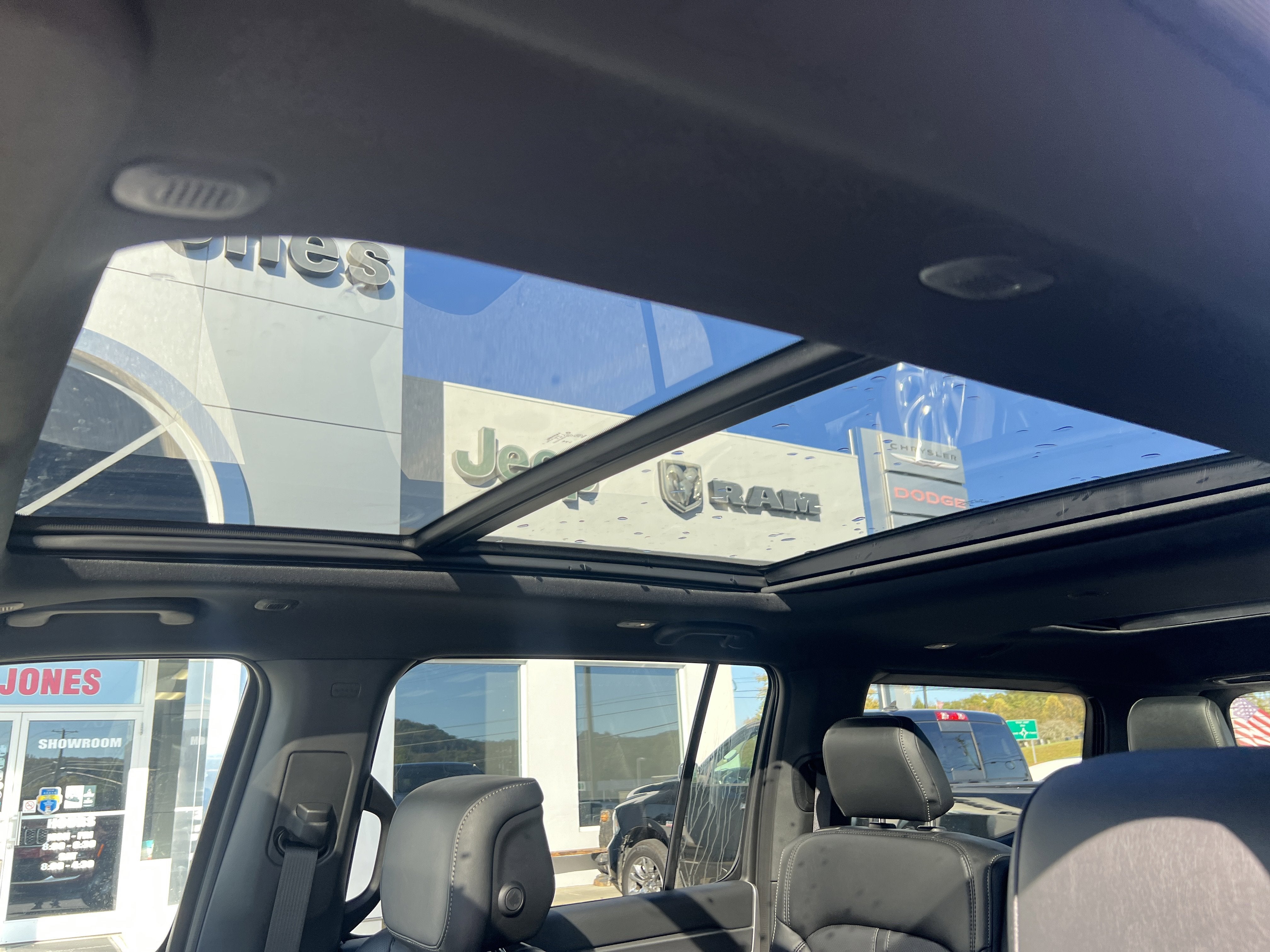 2025 Jeep Wagoneer Series II Carbide