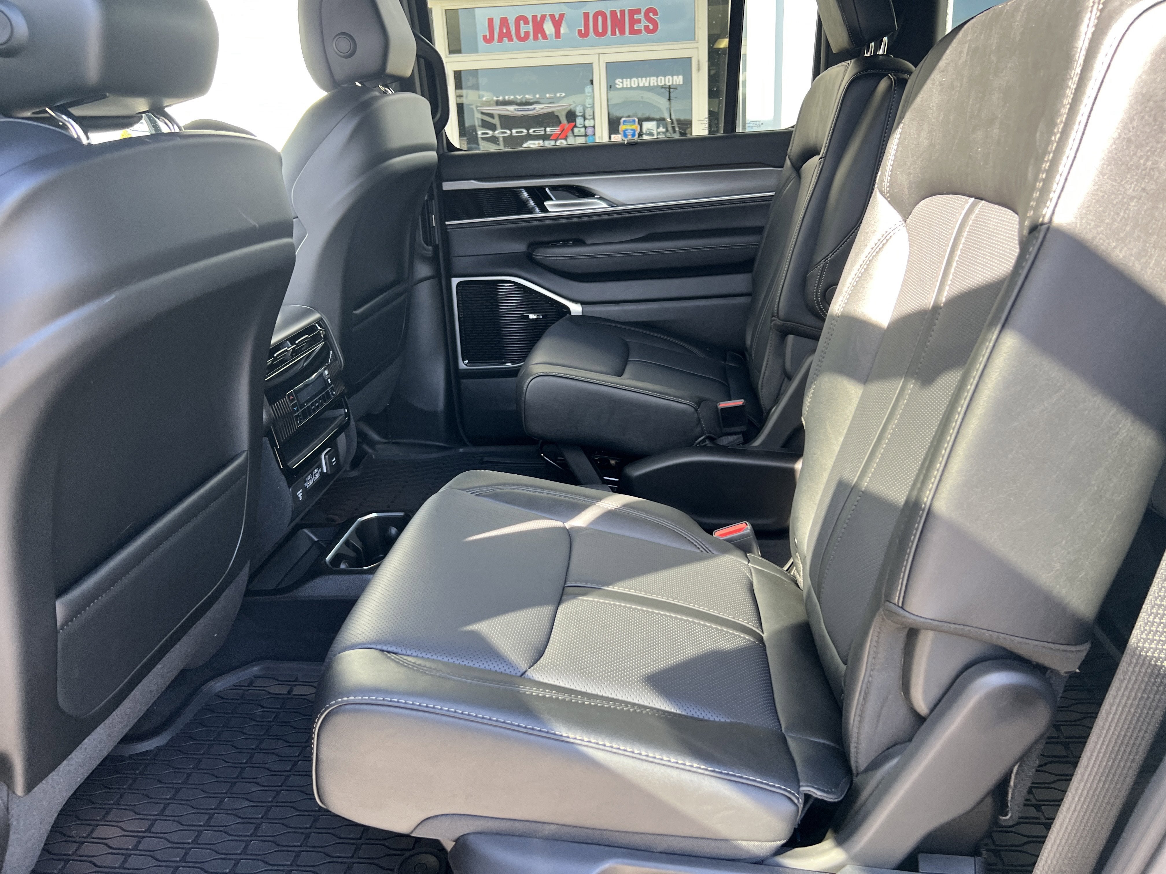 2026 Jeep Grand Wagoneer Limited Reserve