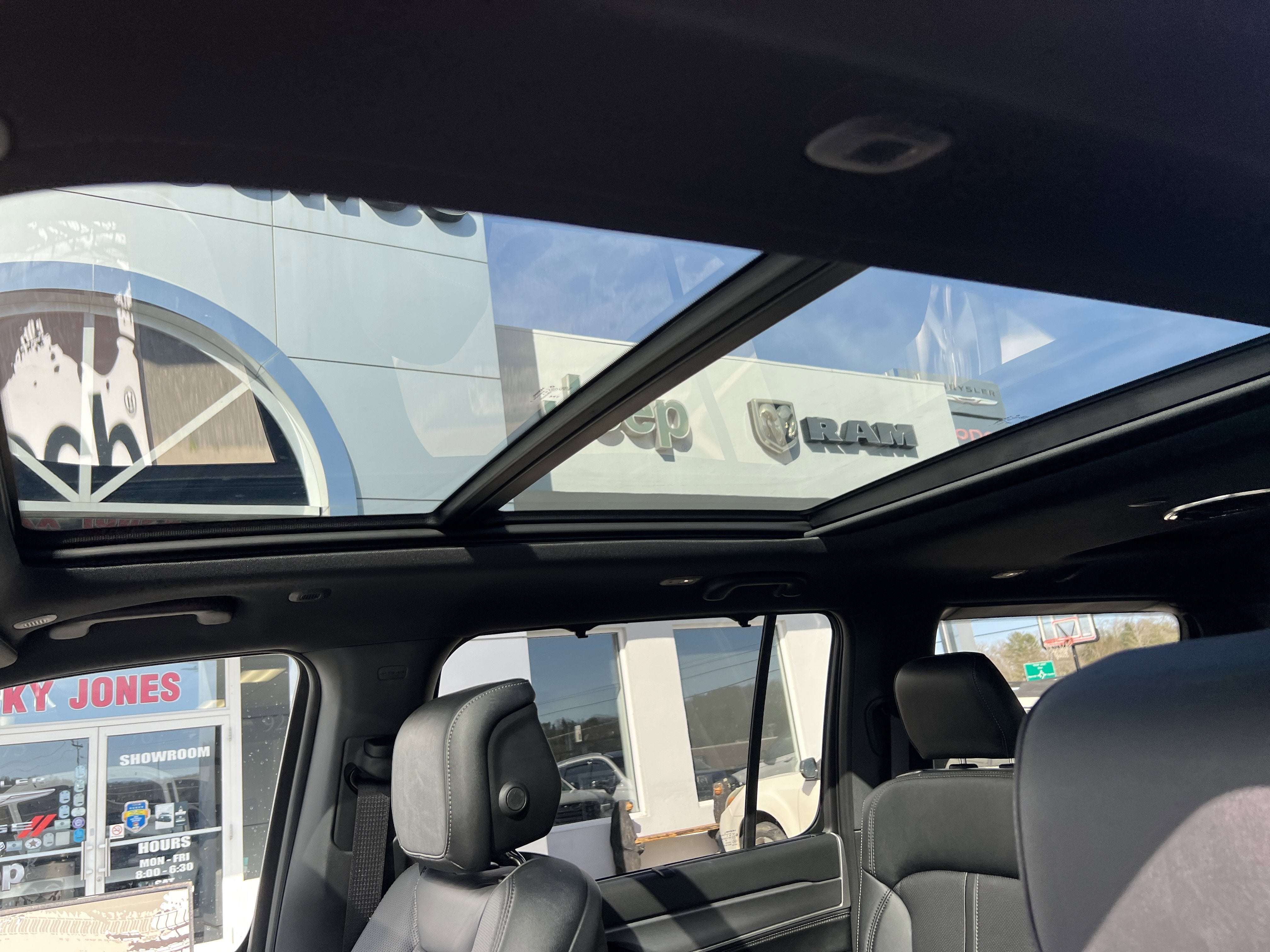 2026 Jeep Grand Wagoneer Limited Reserve