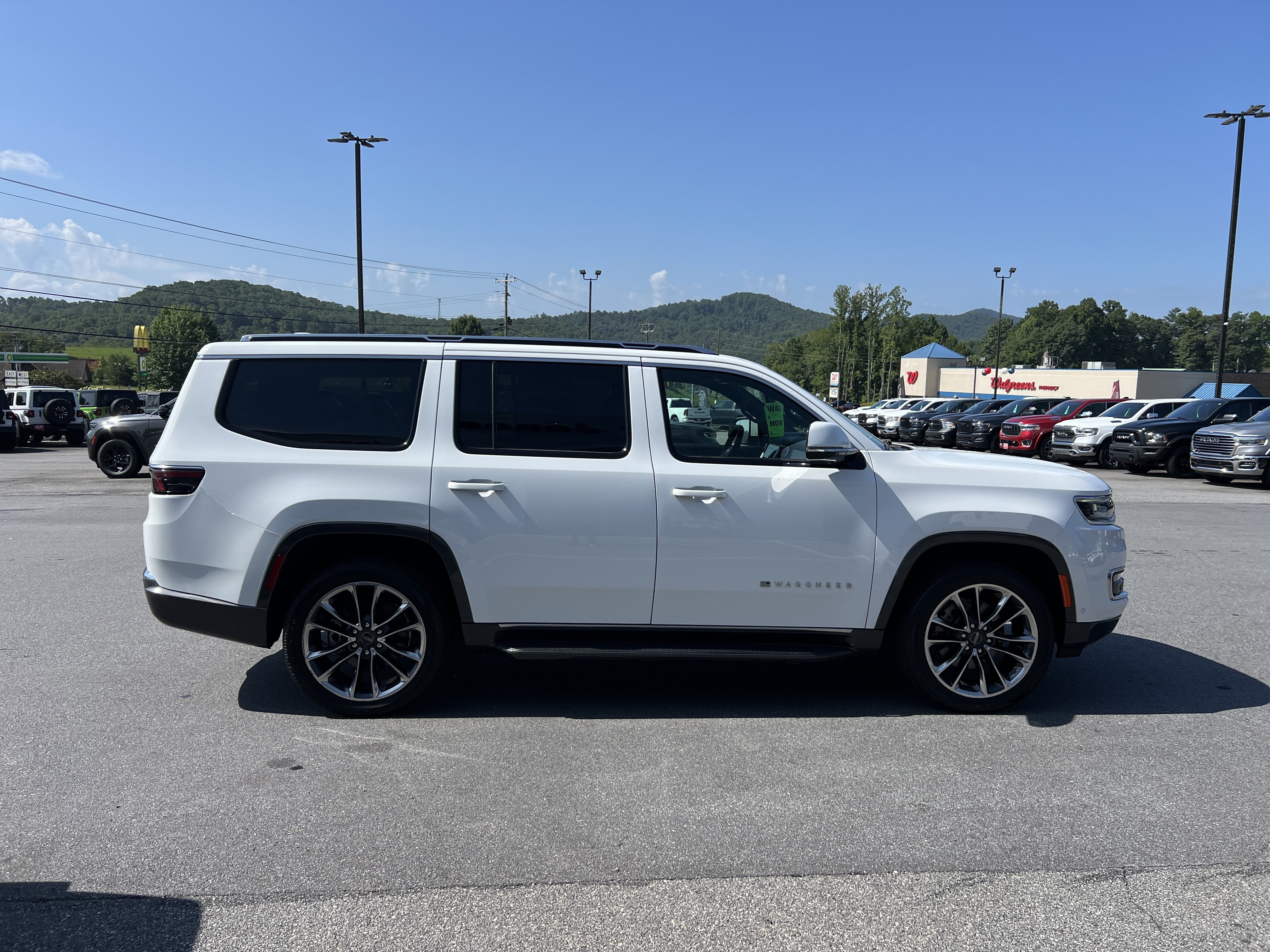 2022 Jeep Wagoneer Series II