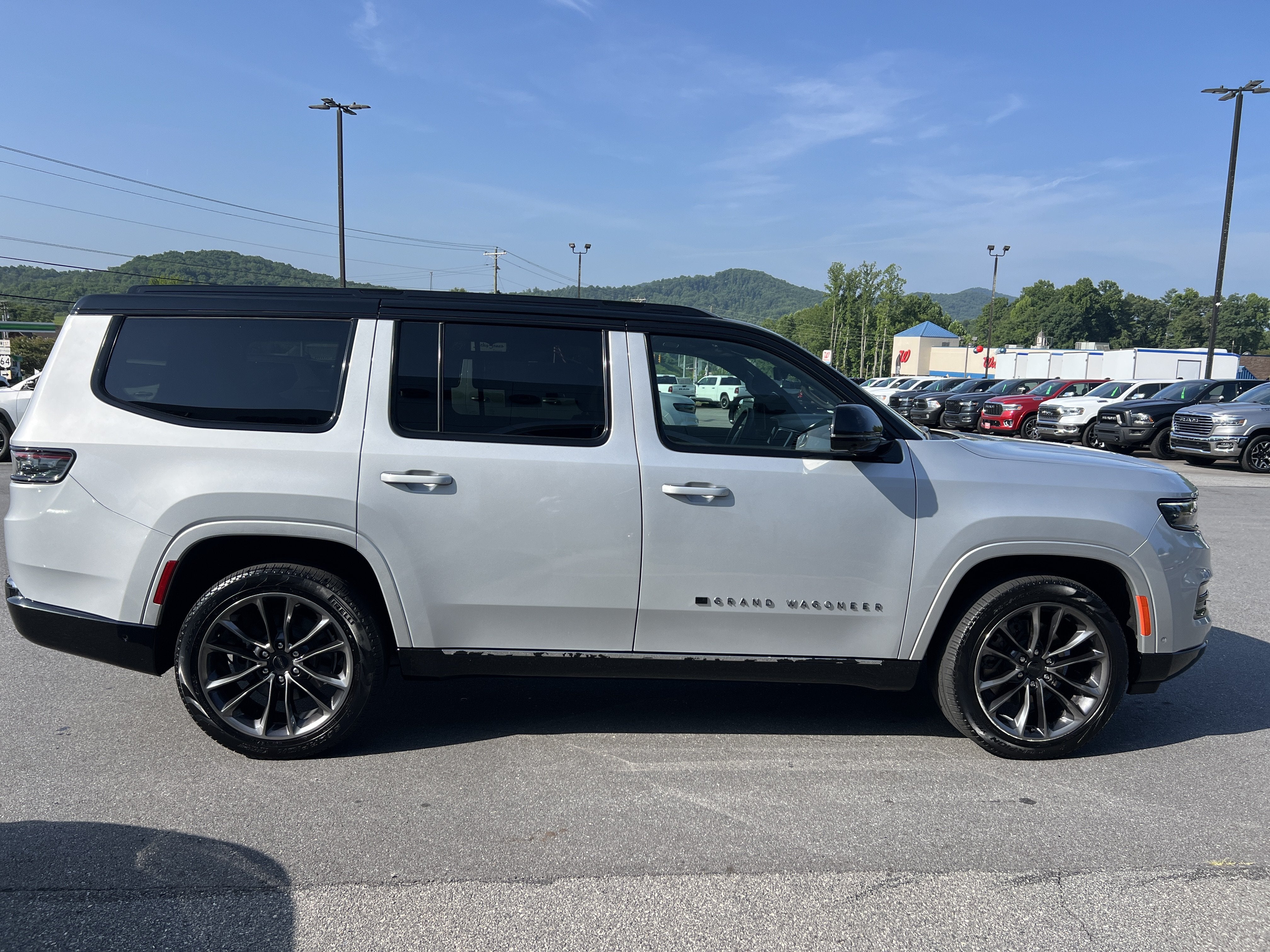 2025 Jeep Grand Wagoneer Series III Obsidian