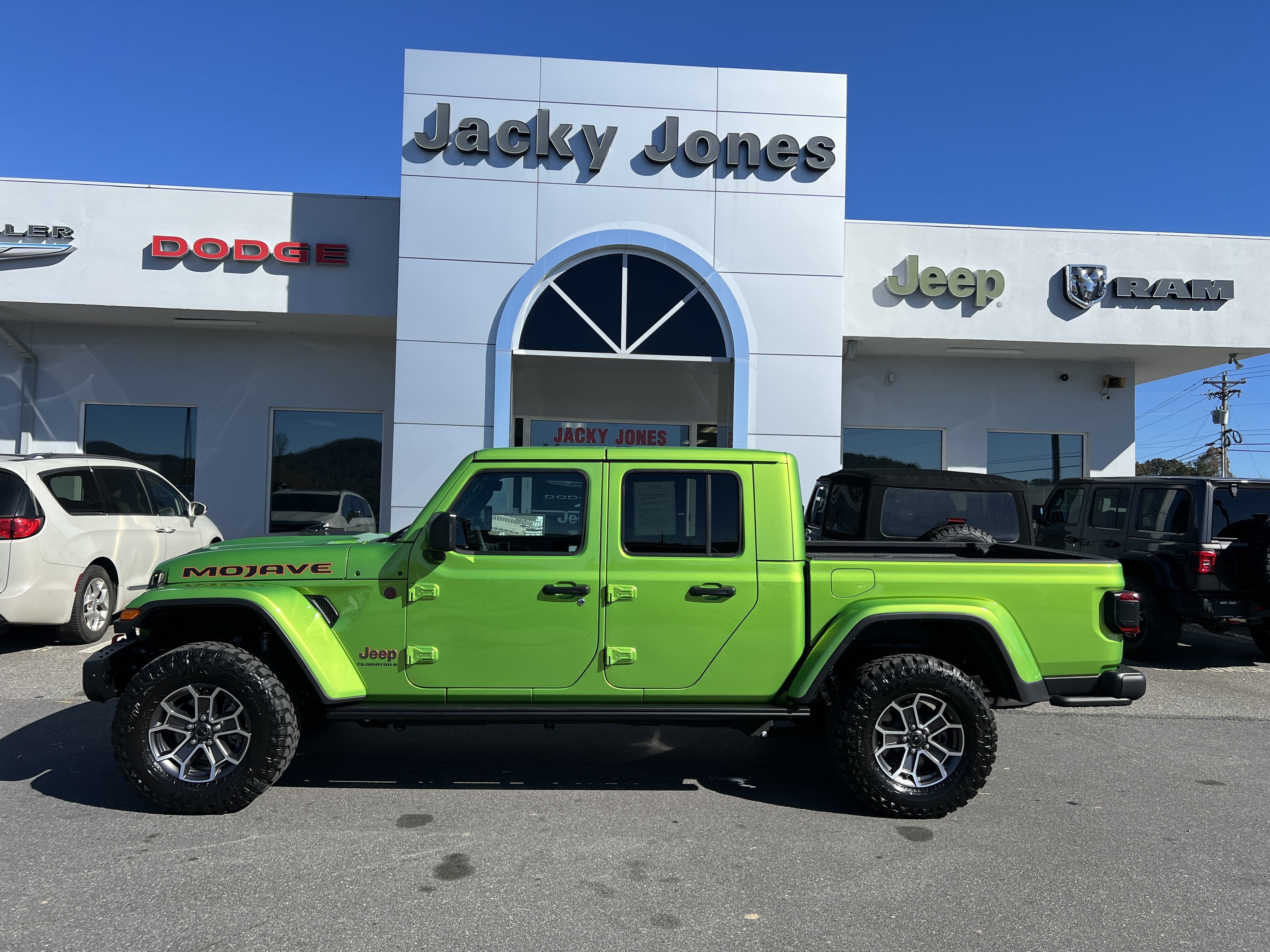 2025 Jeep Gladiator Mojave X