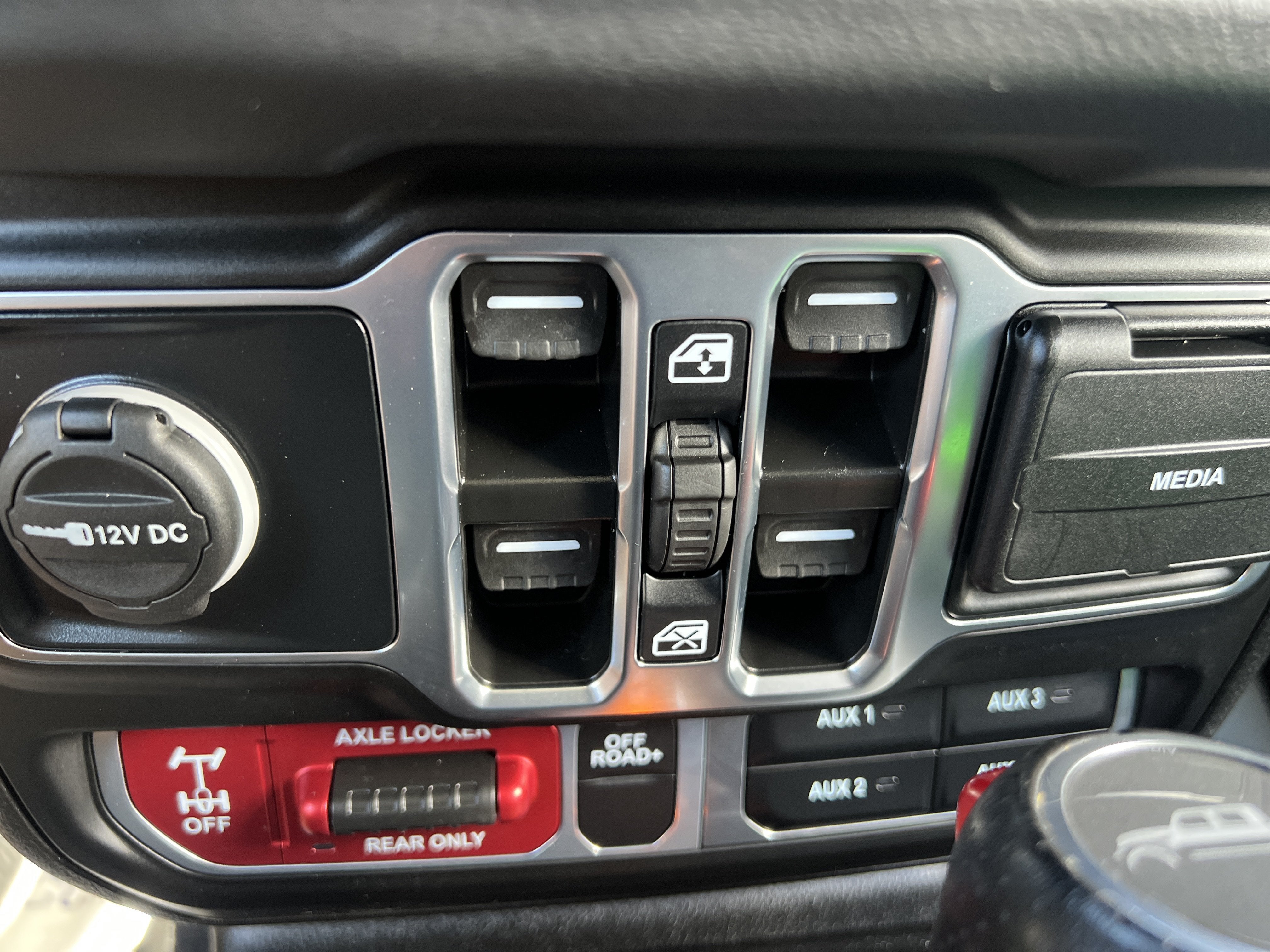 2025 Jeep Gladiator Mojave X