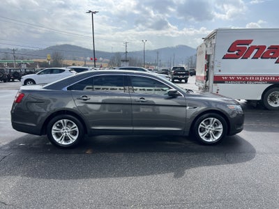 2017 Ford Taurus SE