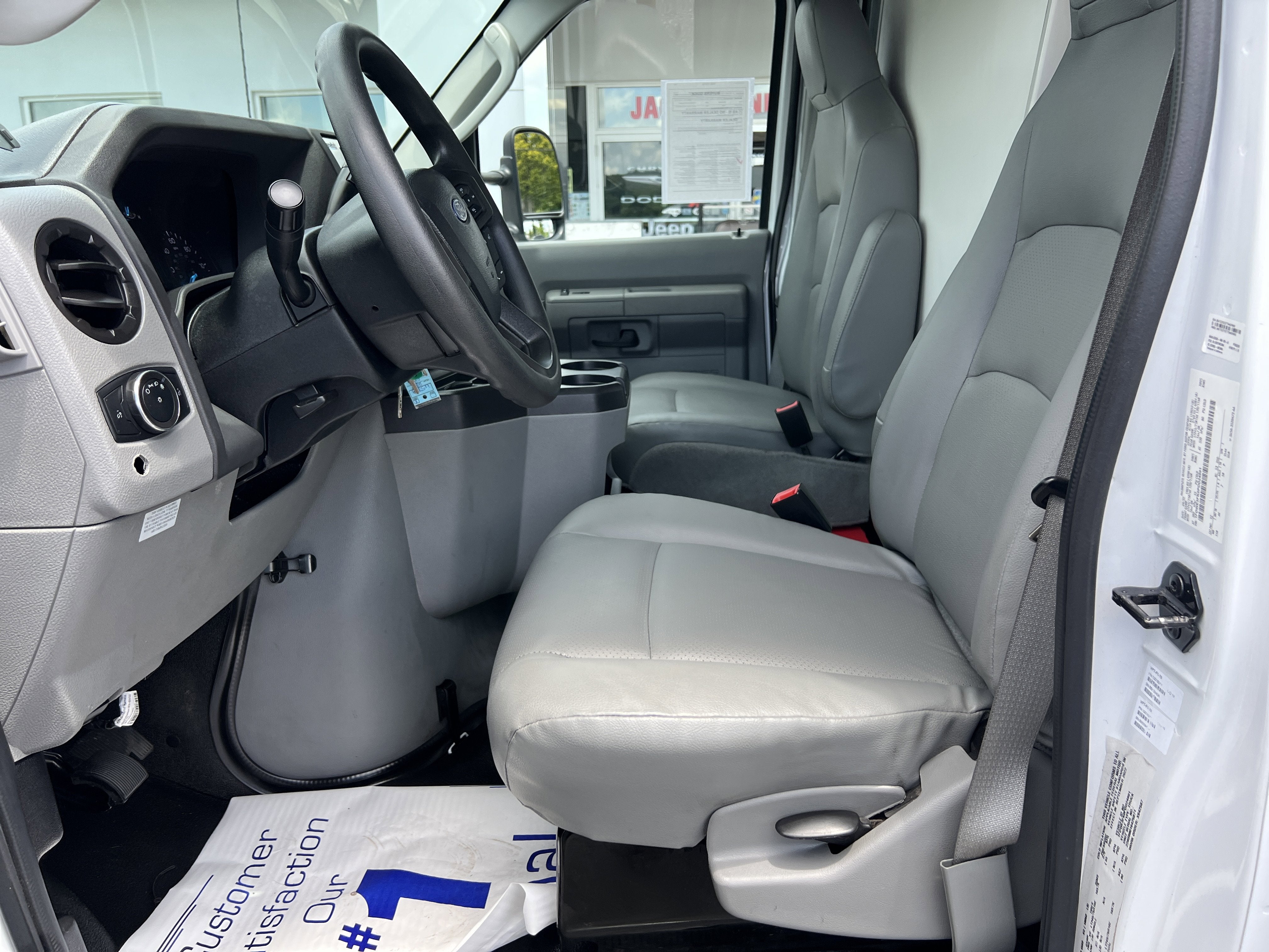2023 Ford E-Series Cutaway Base