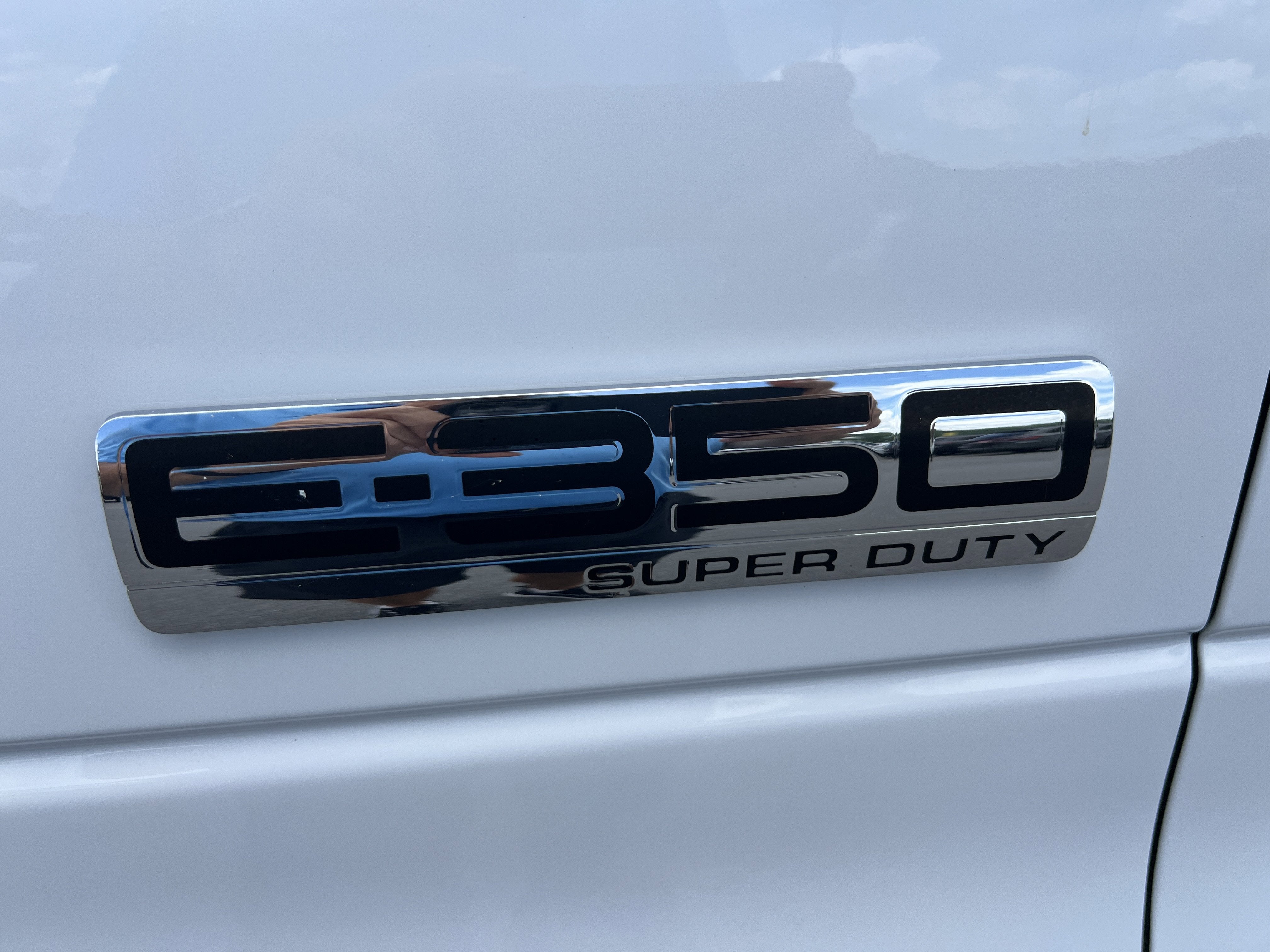2023 Ford E-Series Cutaway Base