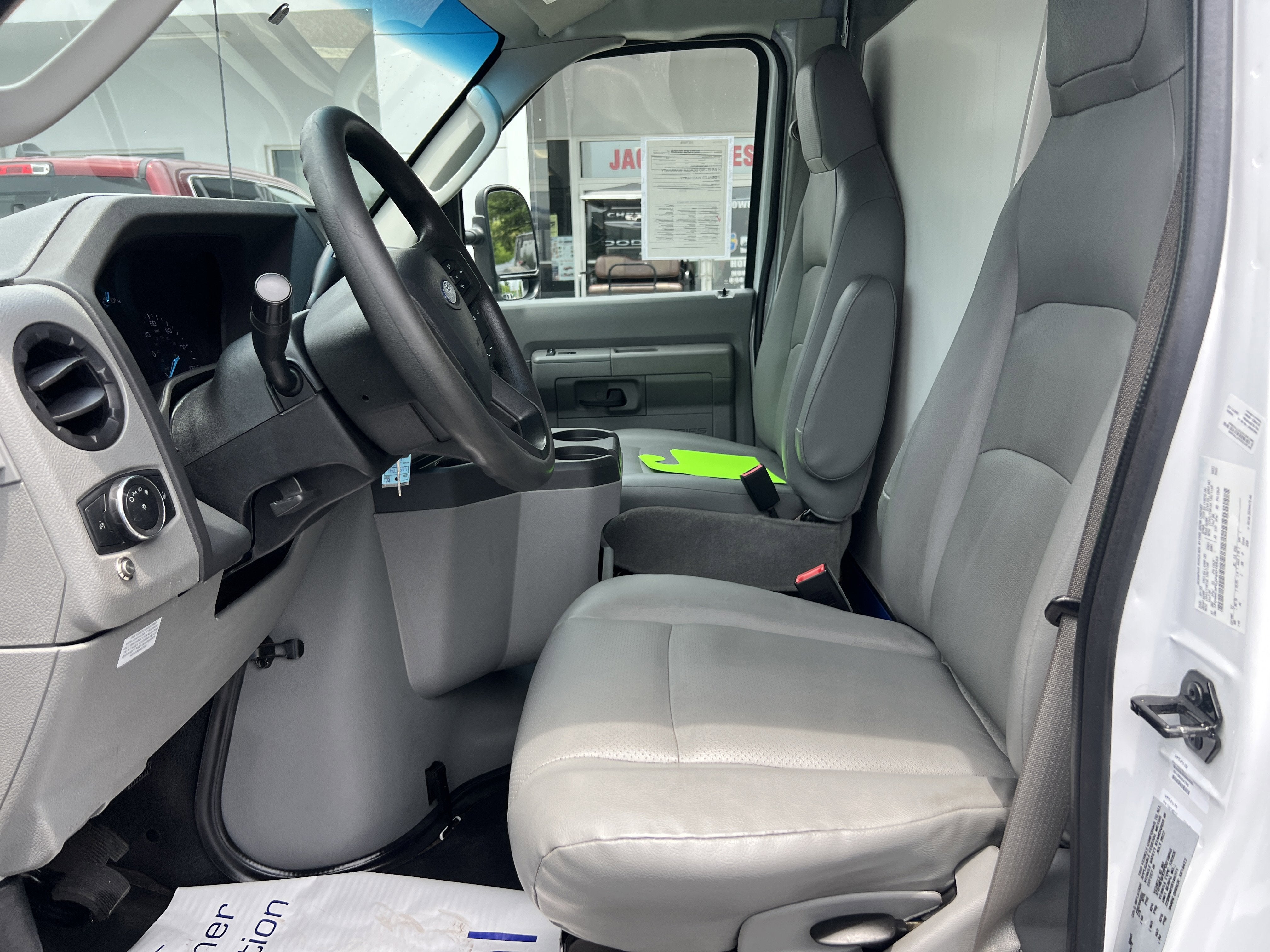 2023 Ford E-Series Cutaway Base