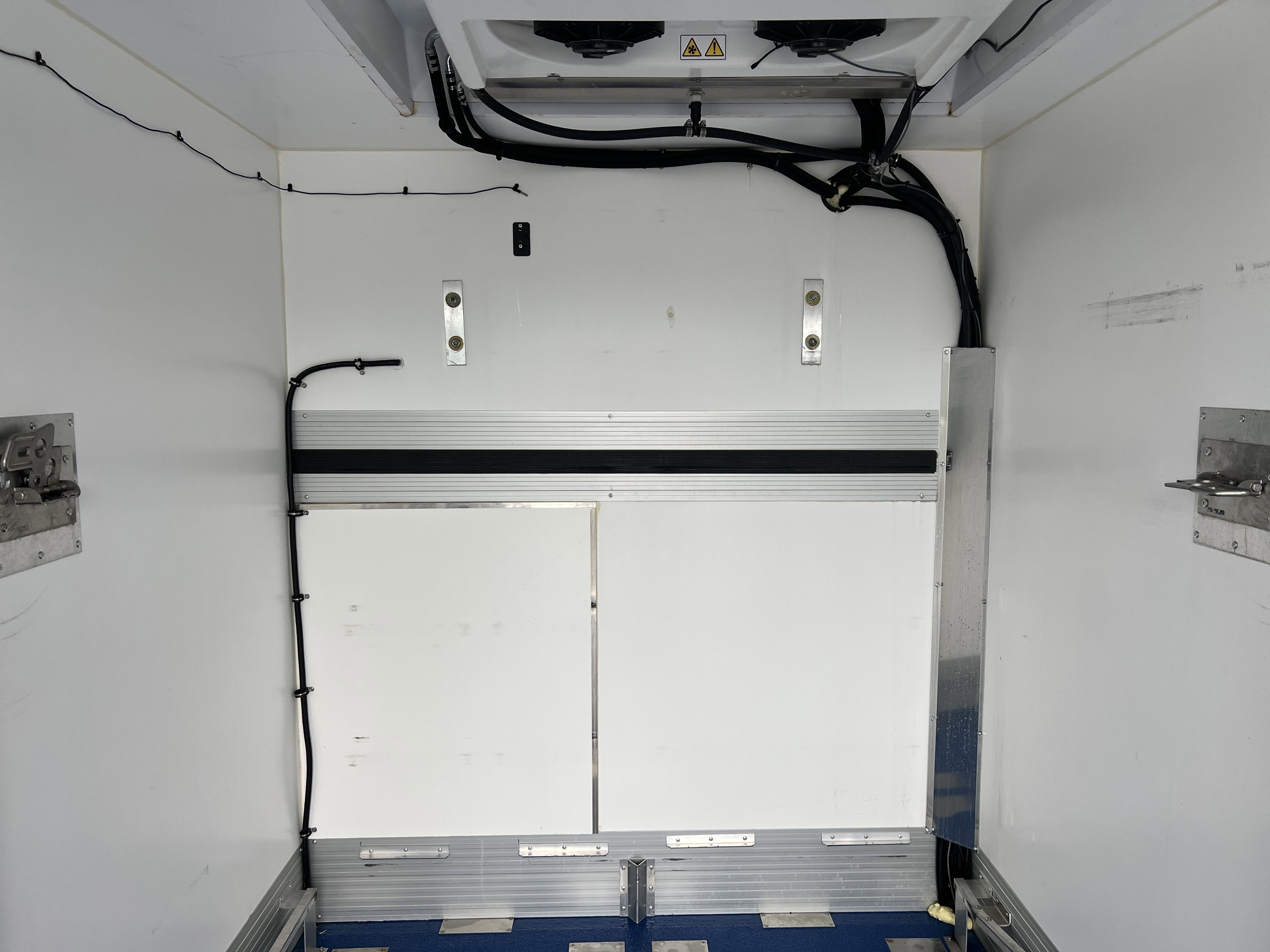 2023 Ford E-Series Cutaway Base