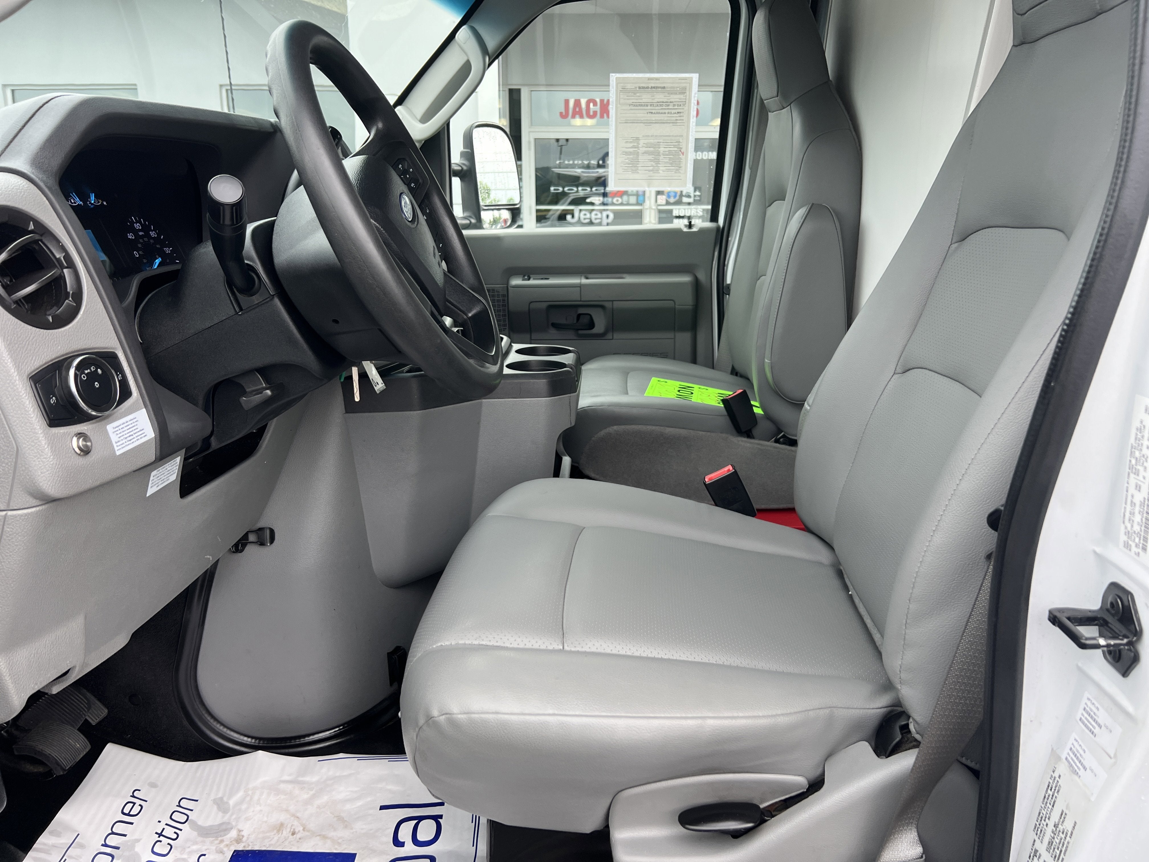 2023 Ford E-Series Cutaway Base
