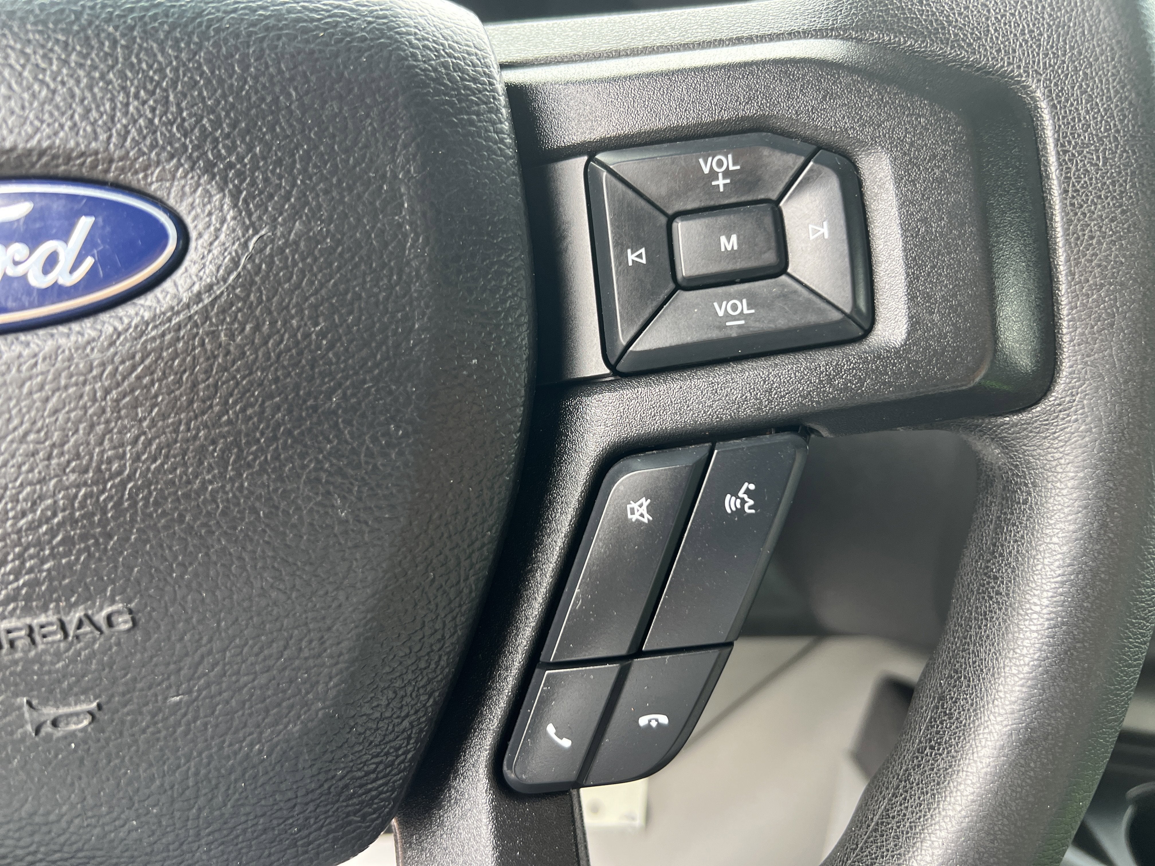 2023 Ford E-Series Cutaway Base