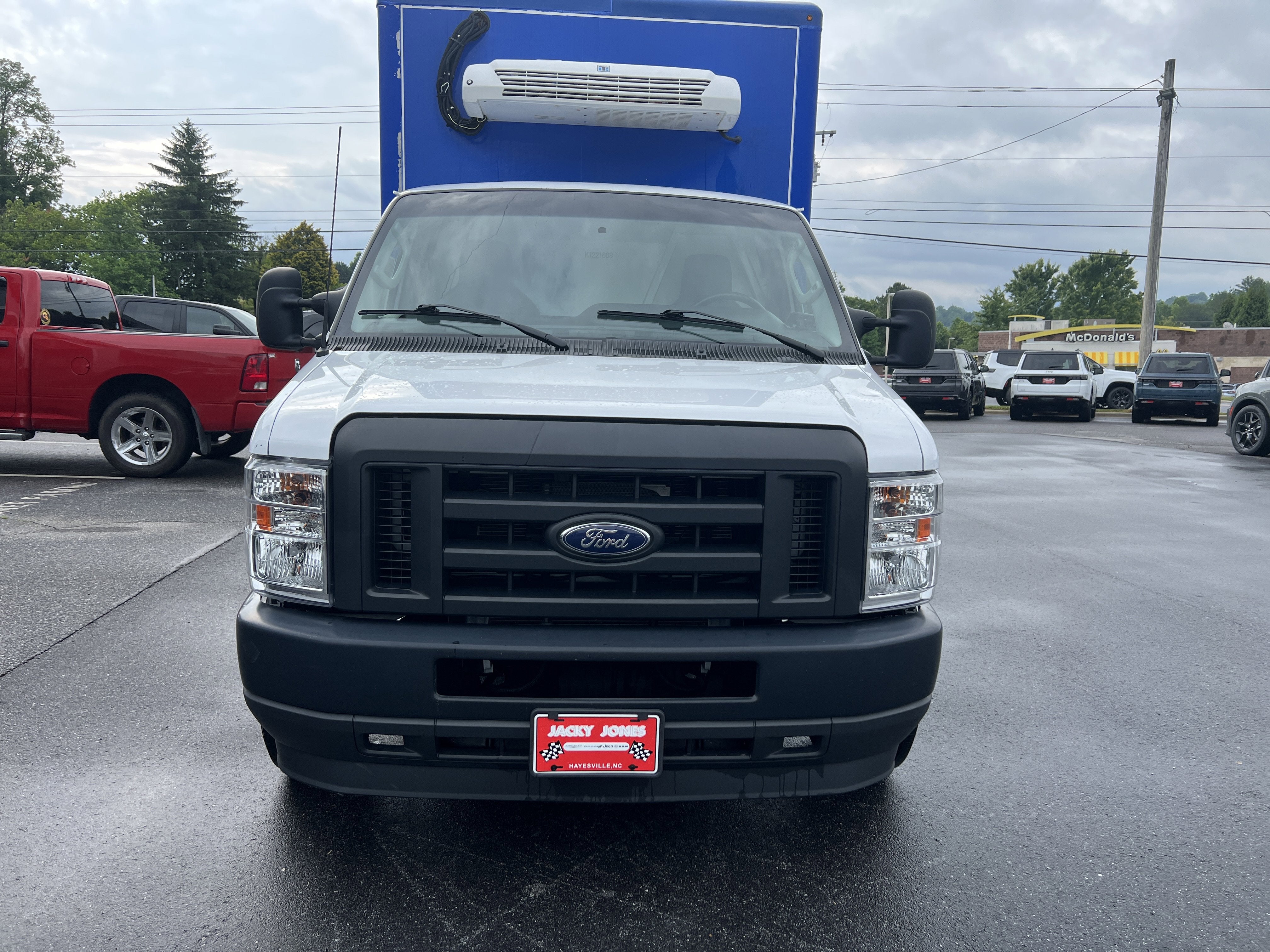 2023 Ford E-Series Cutaway Base