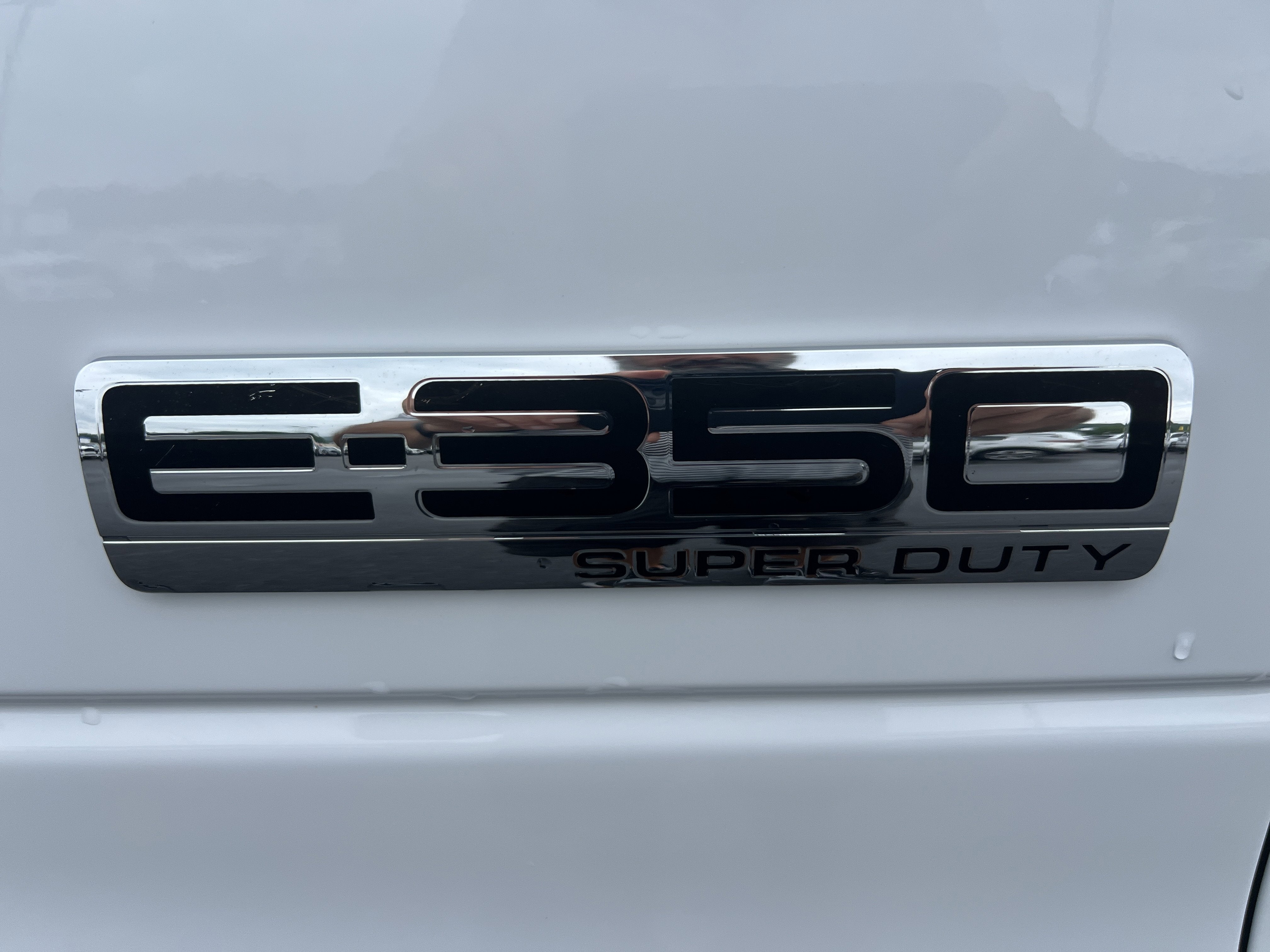 2023 Ford E-Series Cutaway Base