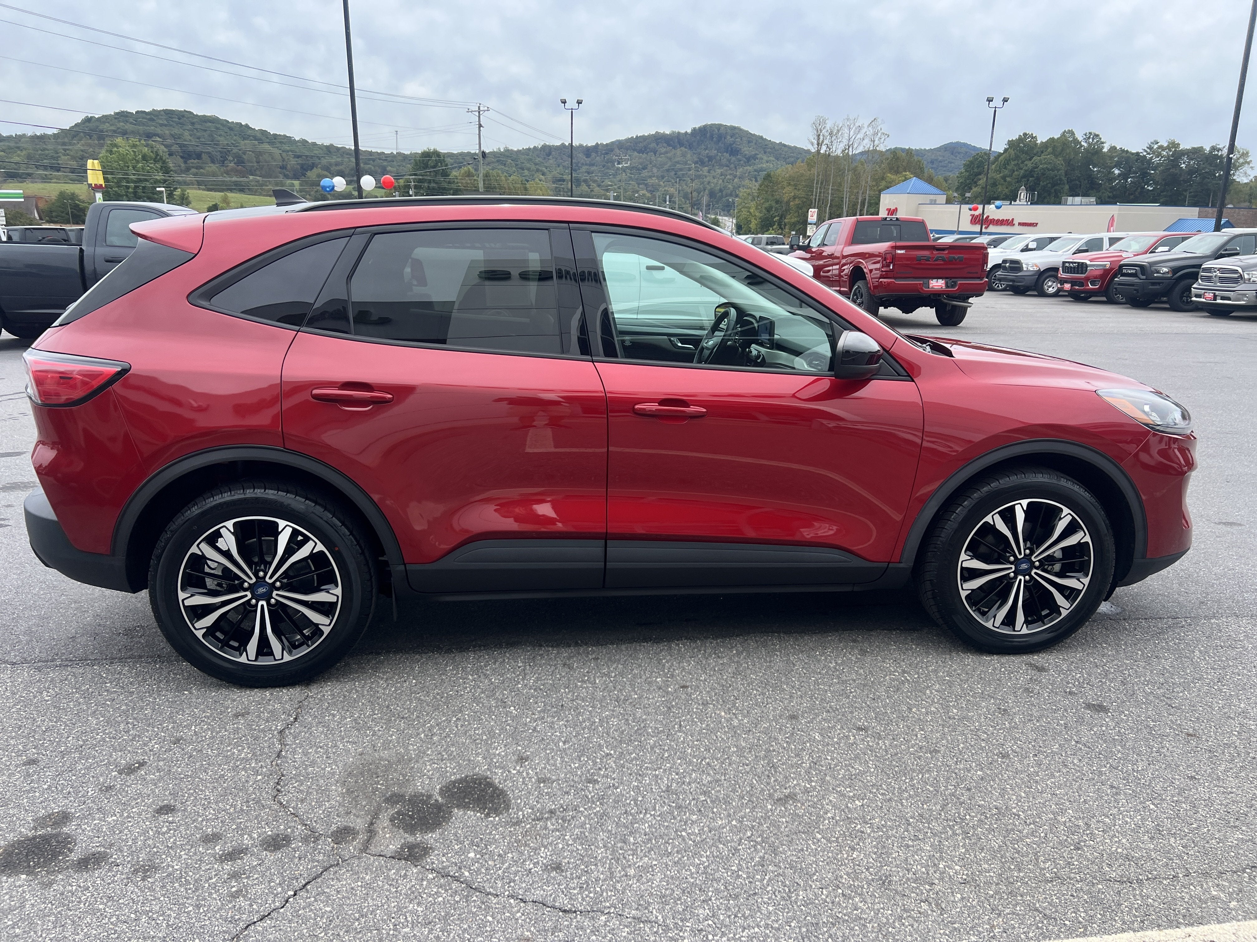 2021 Ford Escape SE Hybrid