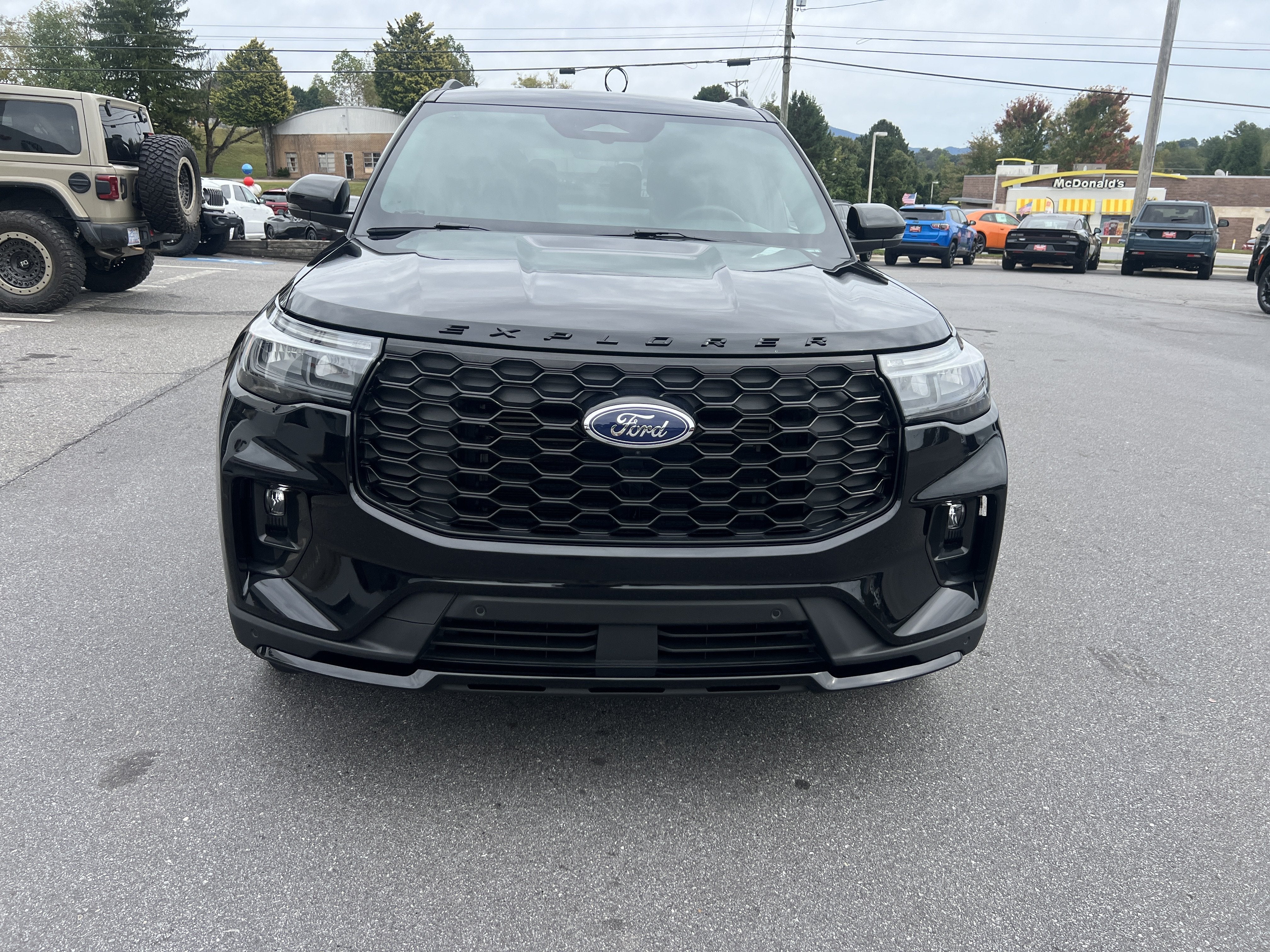 2025 Ford Explorer ST-Line