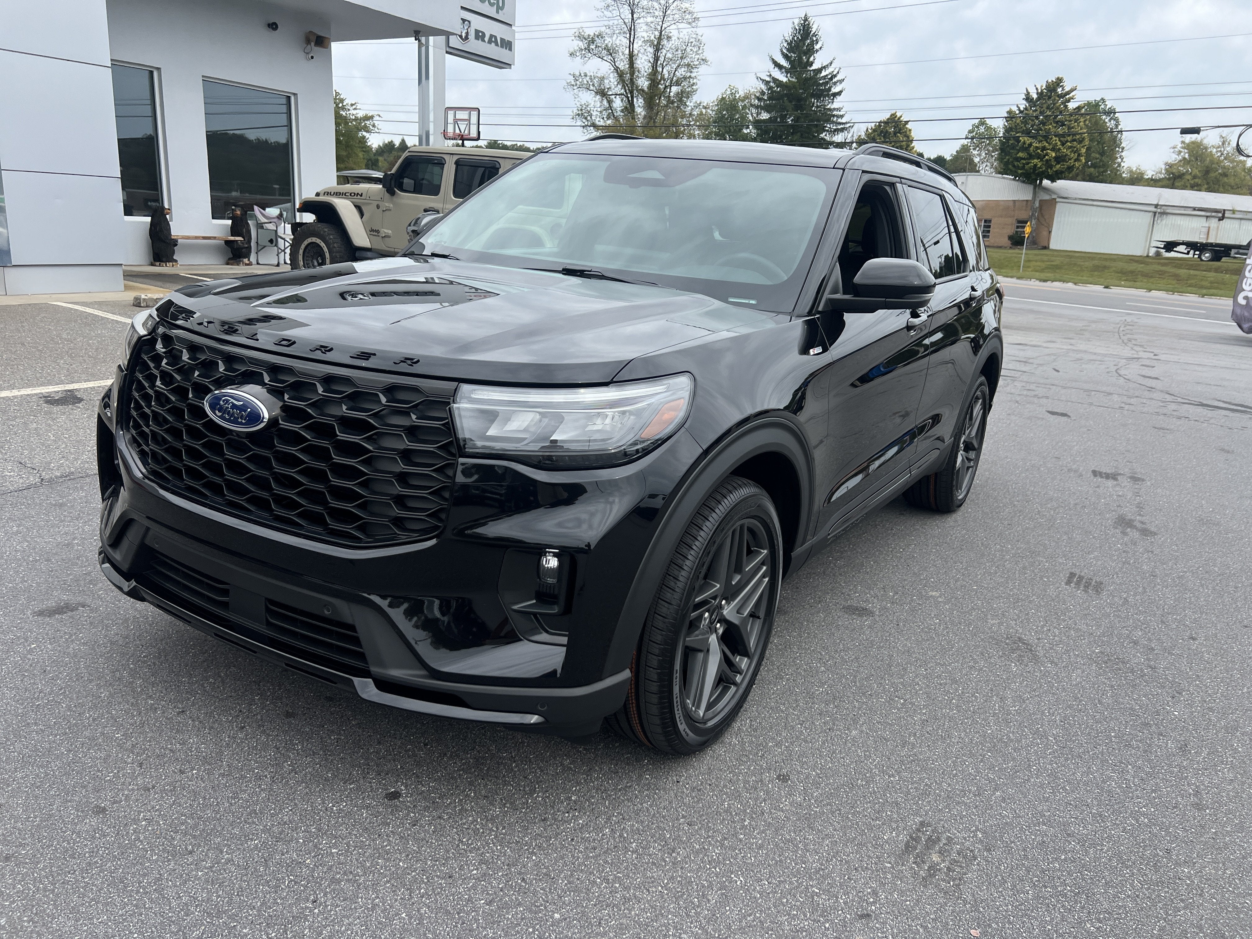 2025 Ford Explorer ST-Line