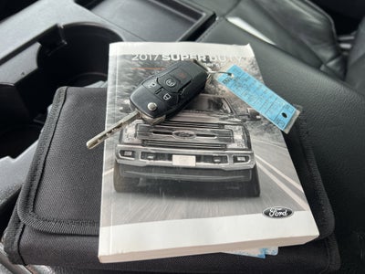 2017 Ford Super Duty F-250 SRW Lariat