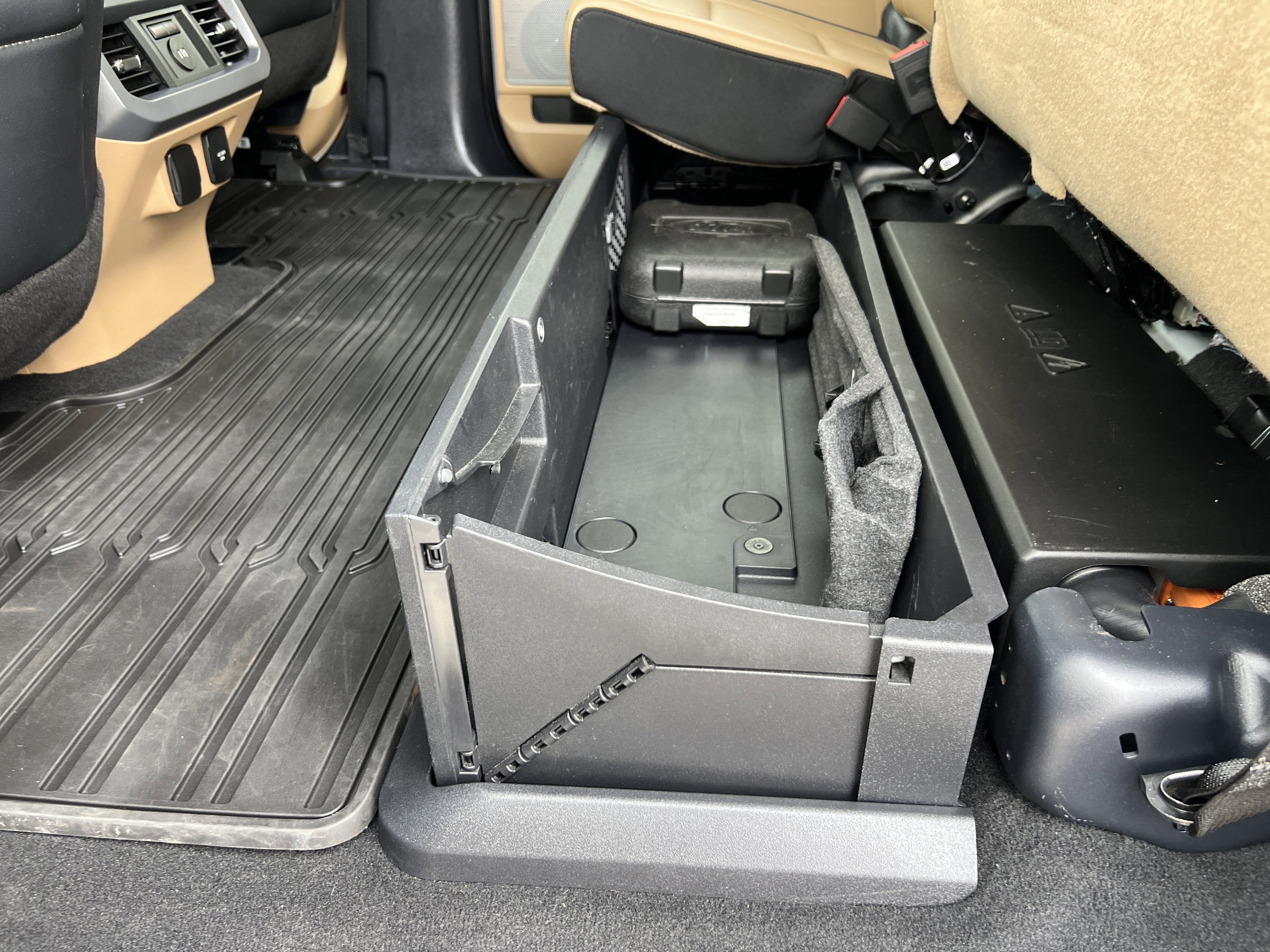 2024 Ford Super Duty F-350 SRW LARIAT