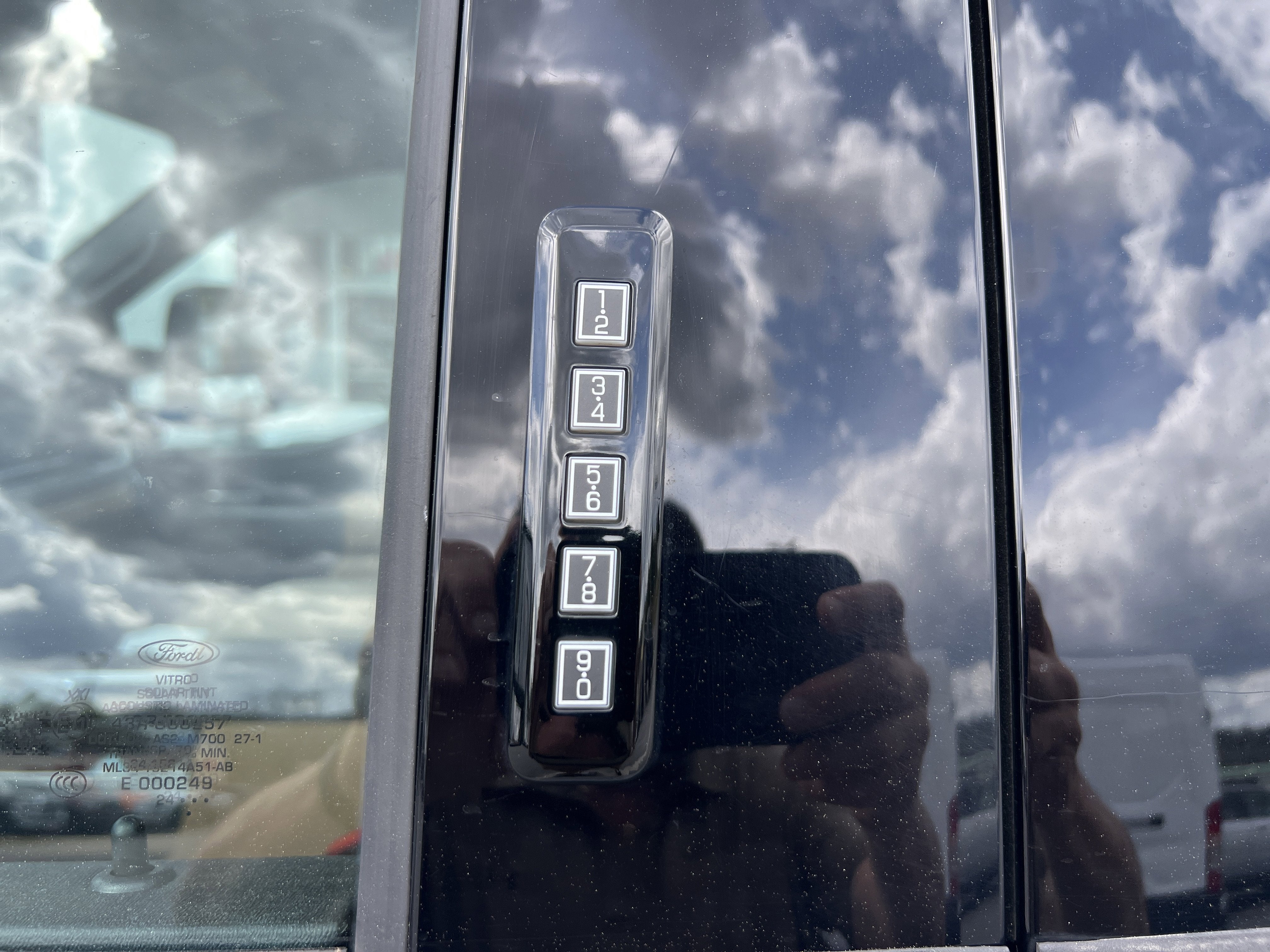 2024 Ford Super Duty F-350 SRW LARIAT