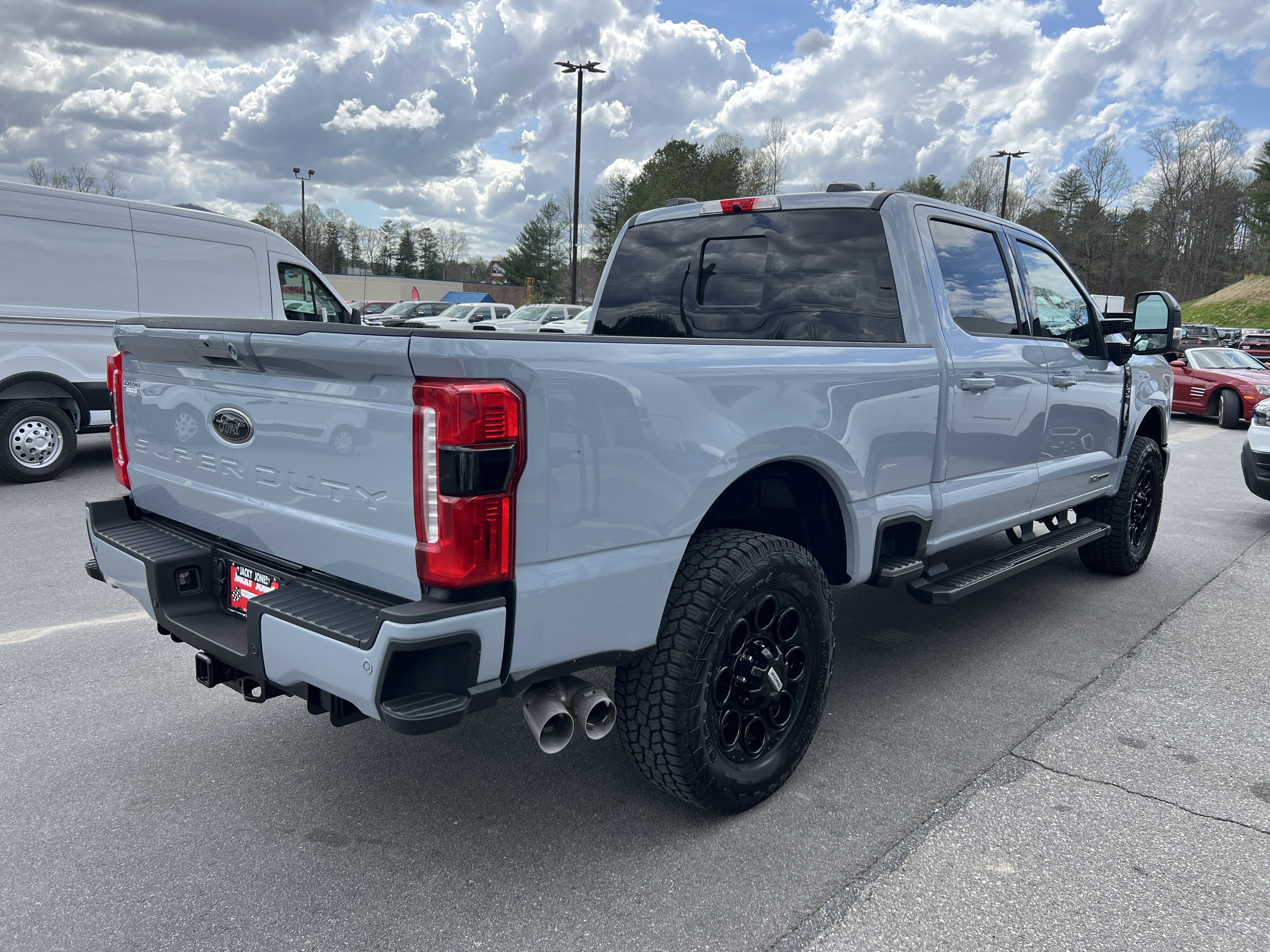 2024 Ford Super Duty F-350 SRW LARIAT