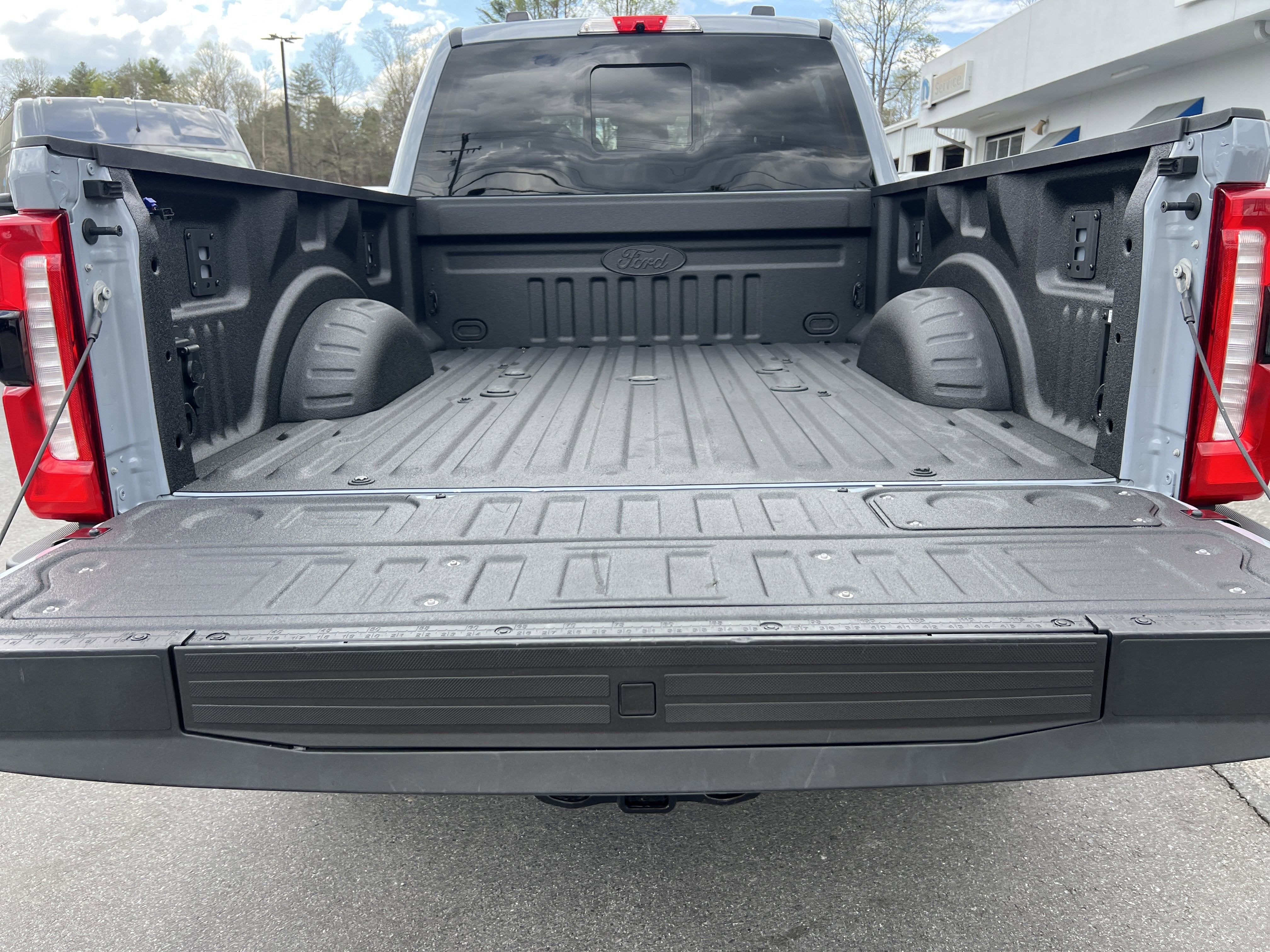 2024 Ford Super Duty F-350 SRW LARIAT