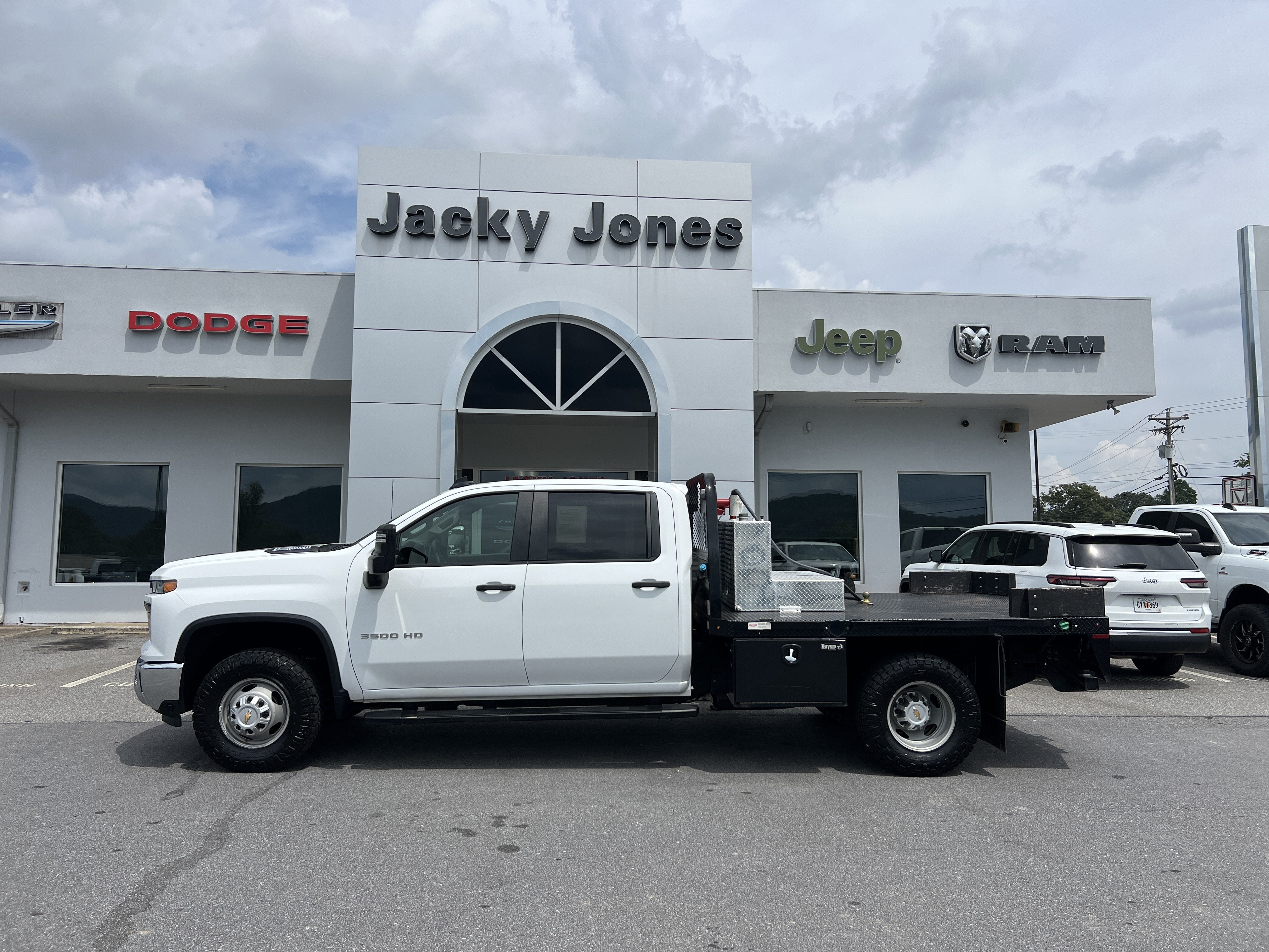 2024 Chevrolet Silverado 3500HD CC Work Truck