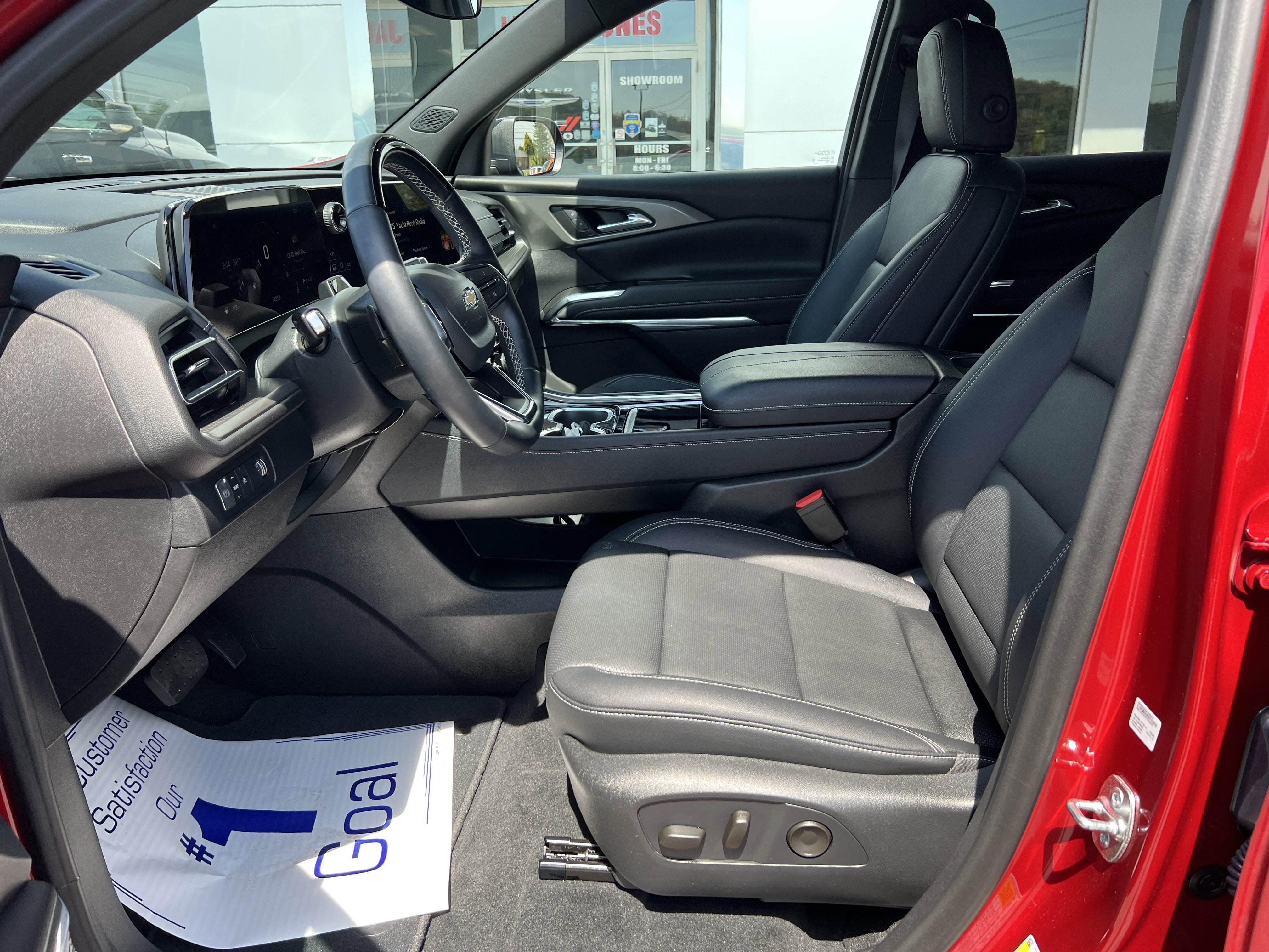 2024 Chevrolet Traverse FWD LT