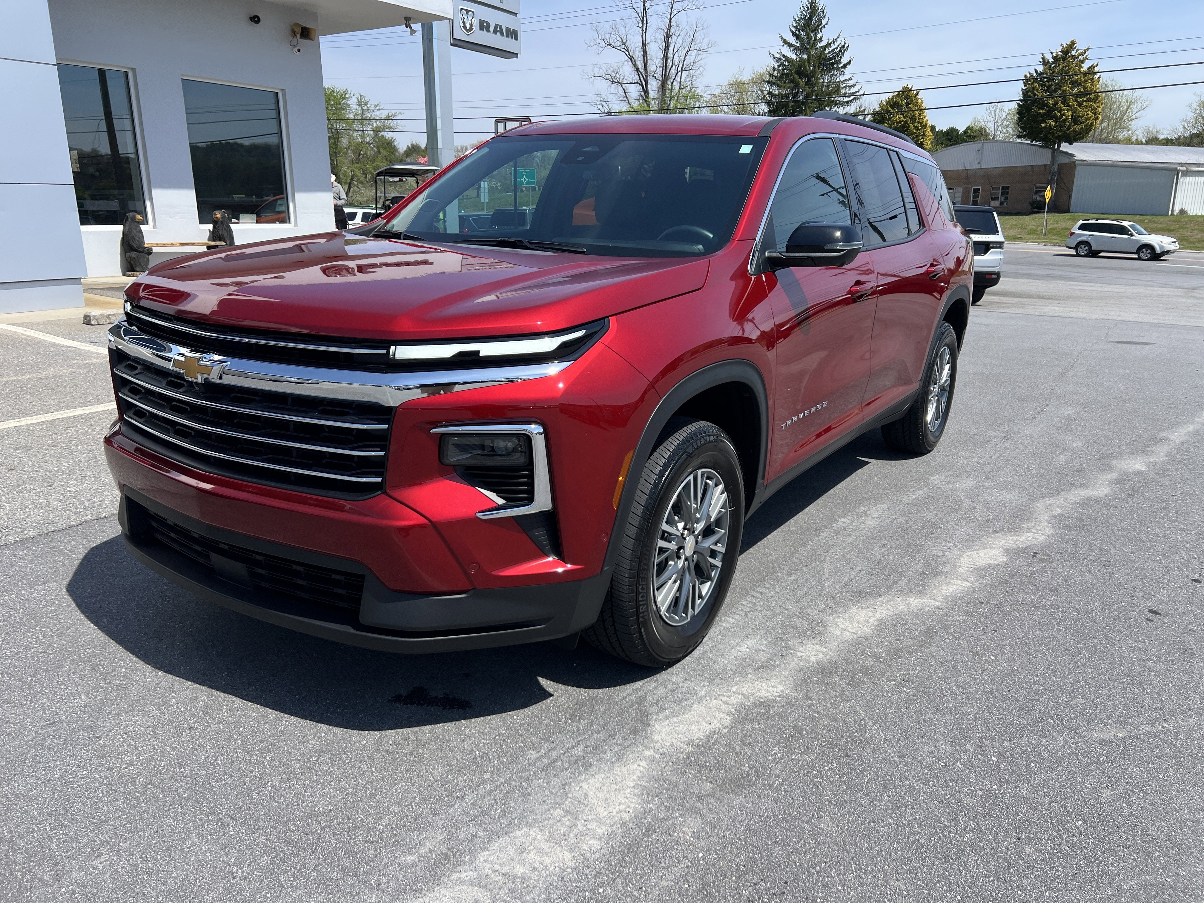 2024 Chevrolet Traverse FWD LT