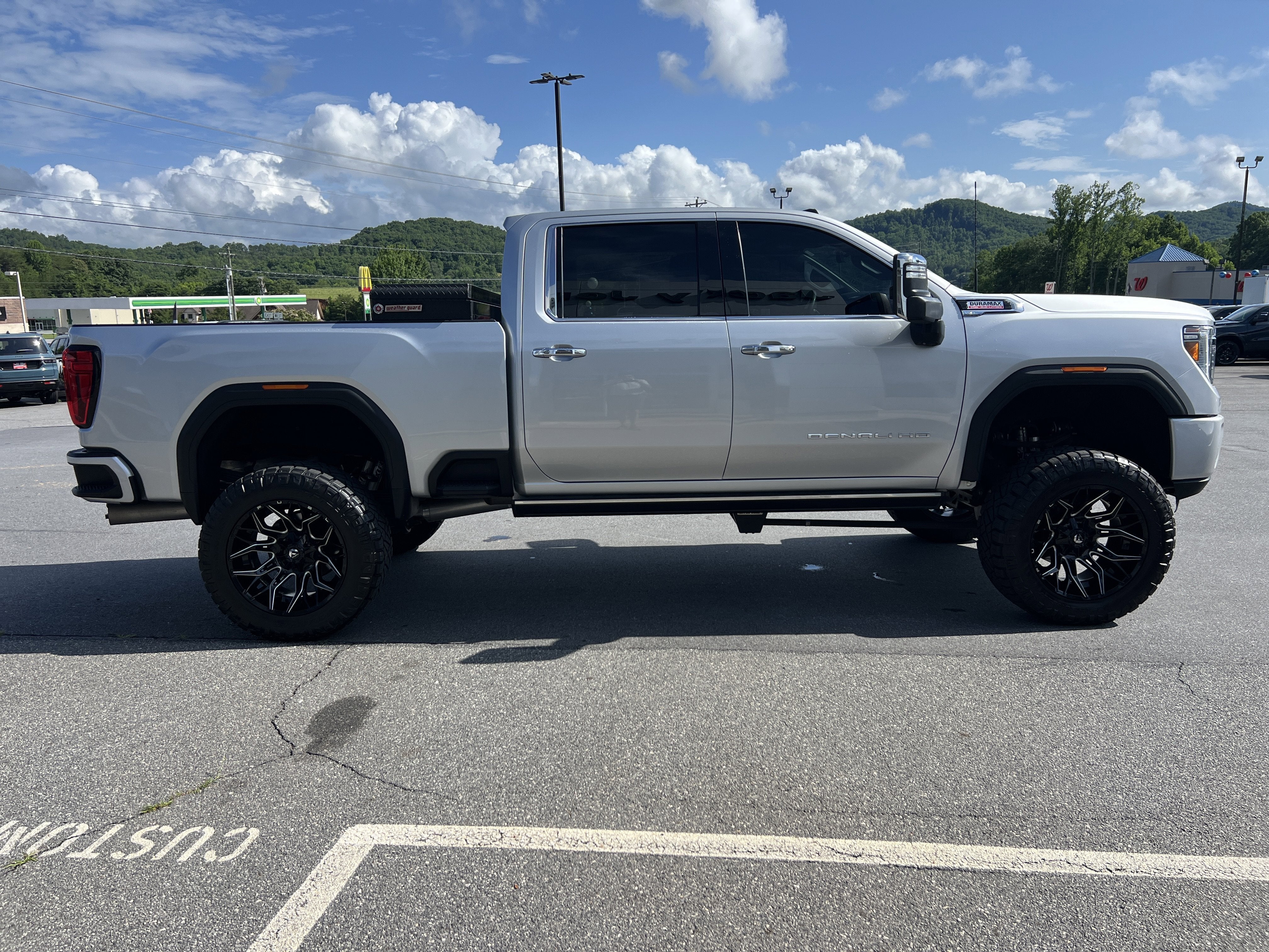 2023 GMC Sierra 2500HD Denali