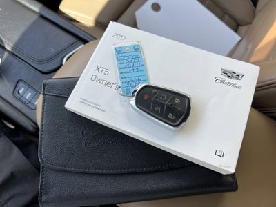 2017 Cadillac XT5 Platinum AWD