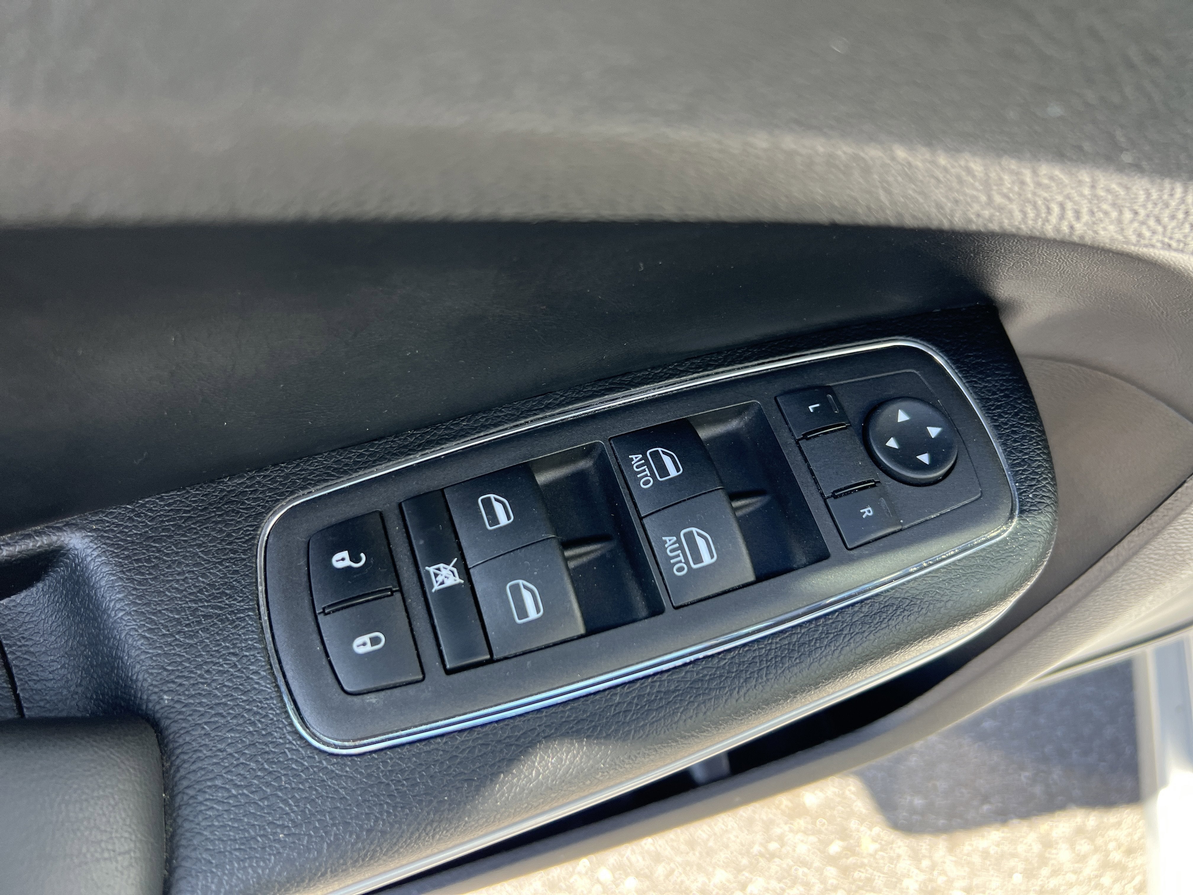 2023 Chrysler 300 300S