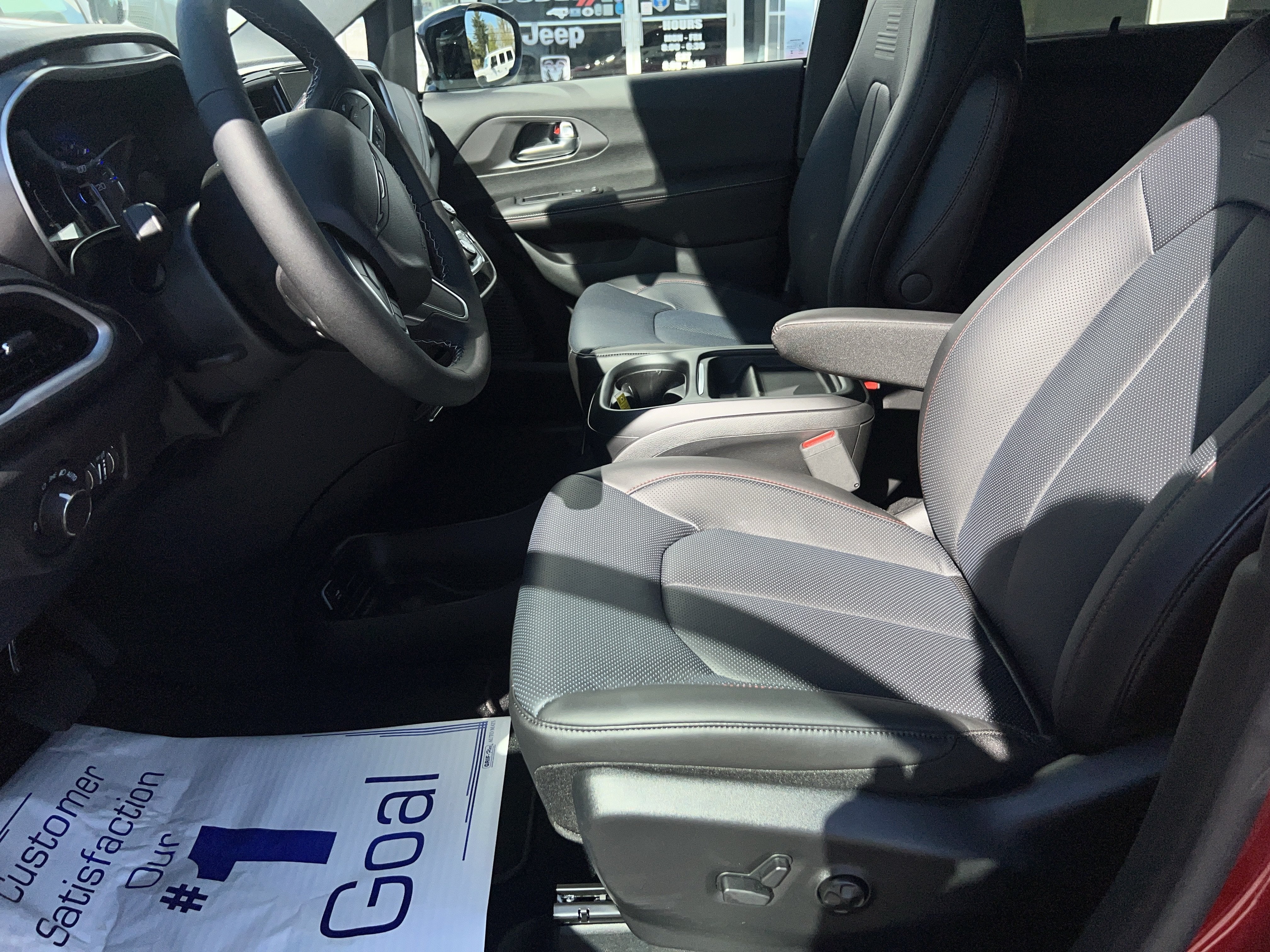 2027 Chrysler Pacifica Select