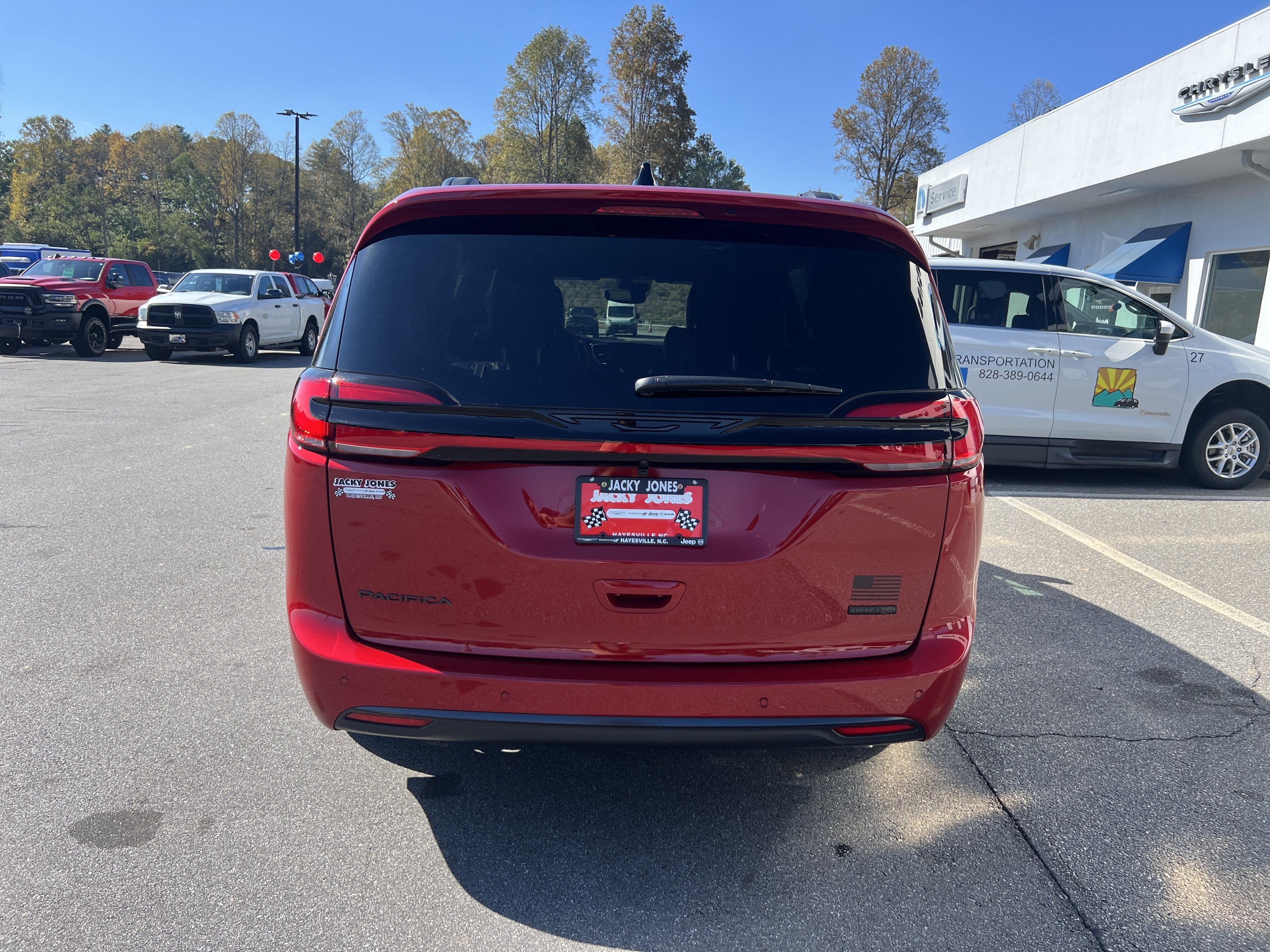 2027 Chrysler Pacifica Select