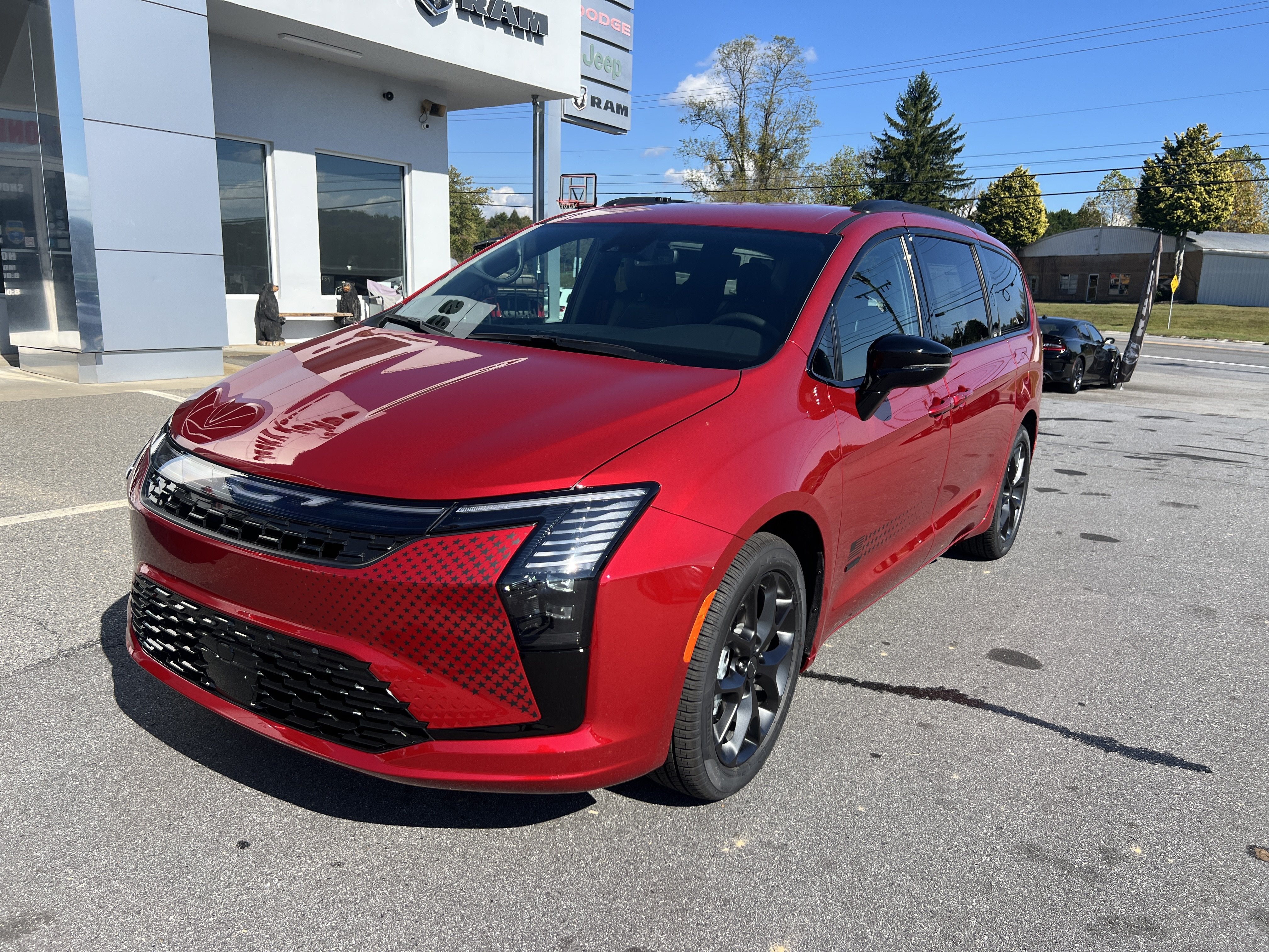 2027 Chrysler Pacifica Select