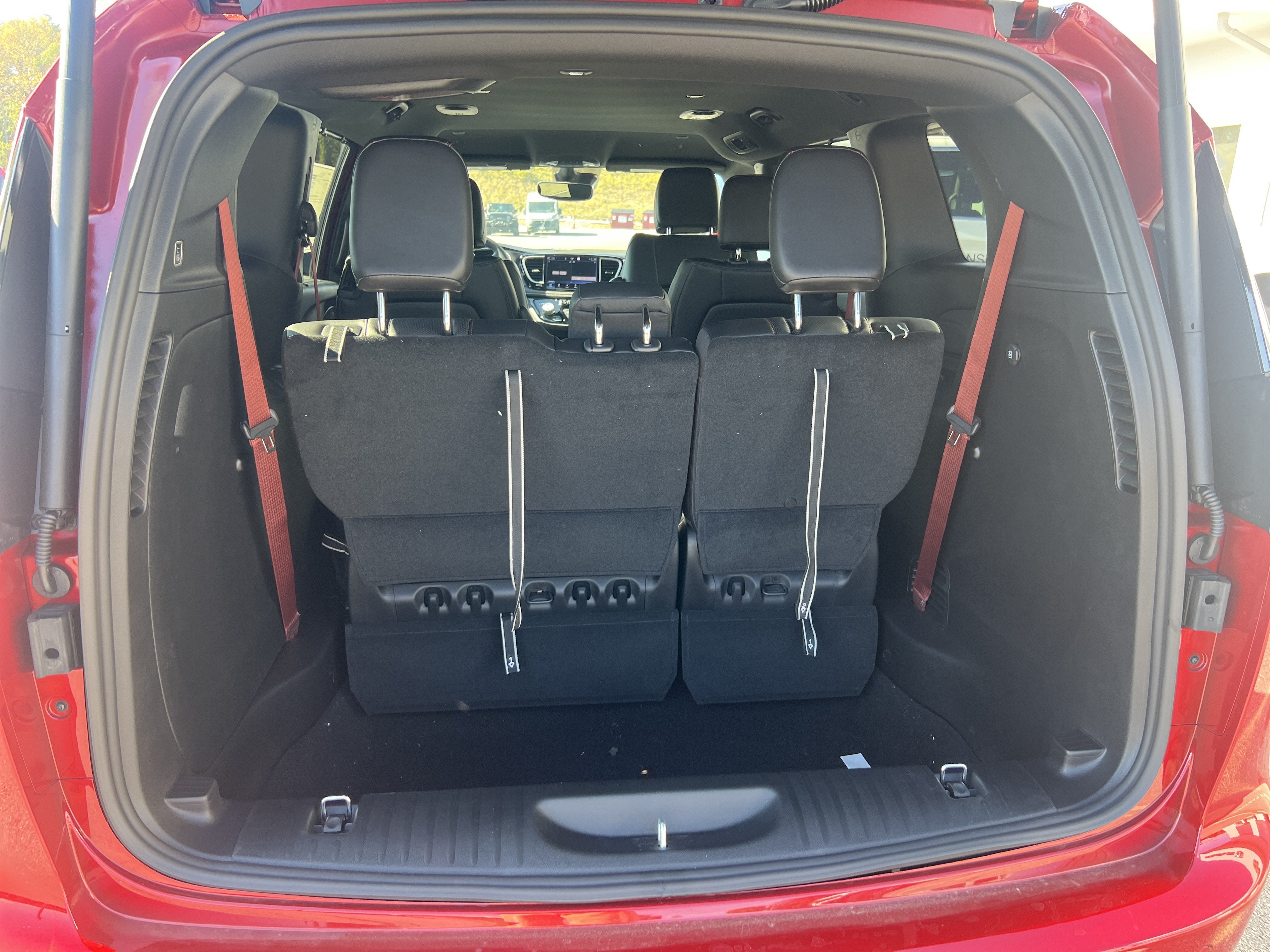 2027 Chrysler Pacifica Select