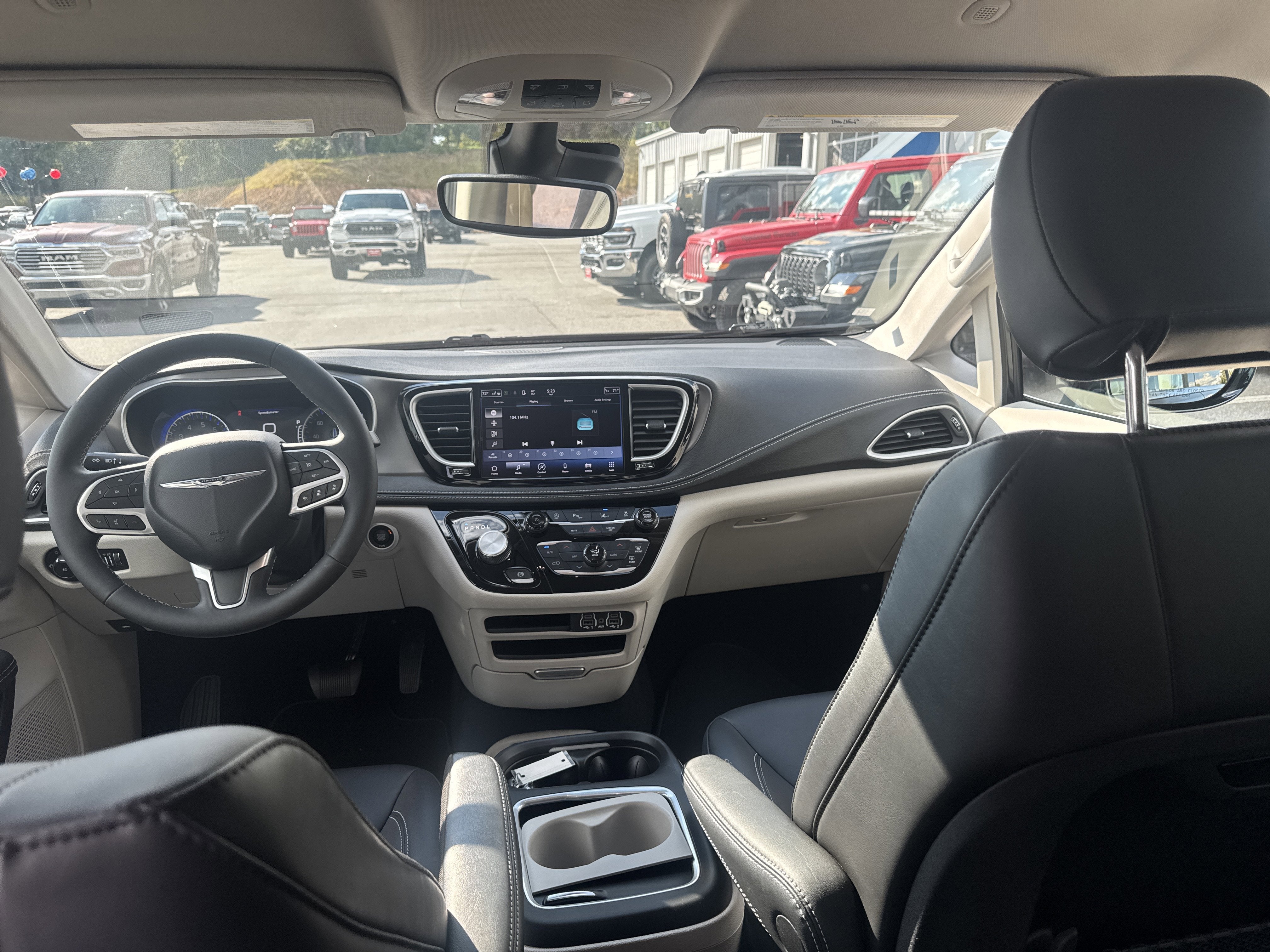 2024 Chrysler Pacifica Touring L