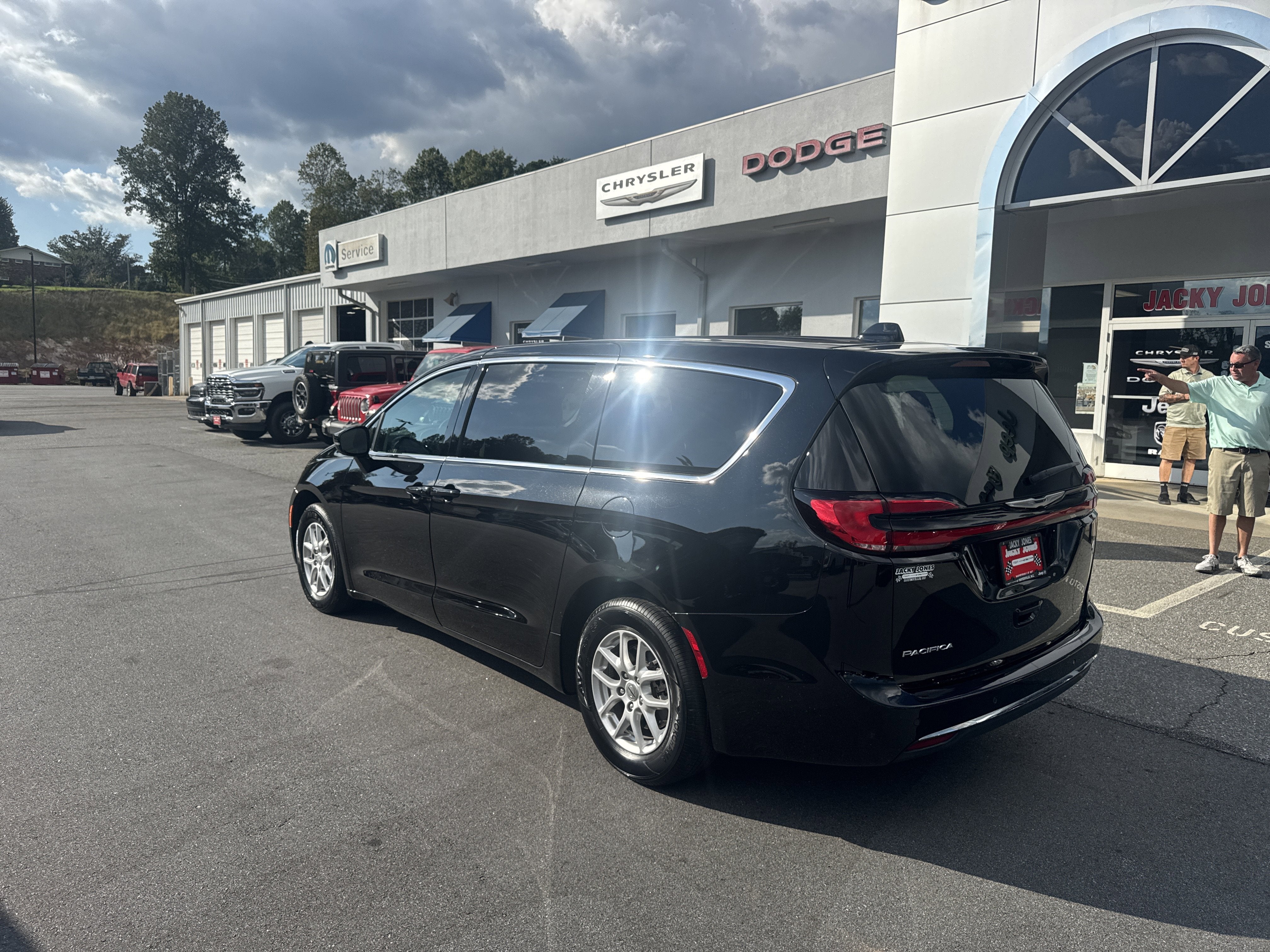 2024 Chrysler Pacifica Touring L