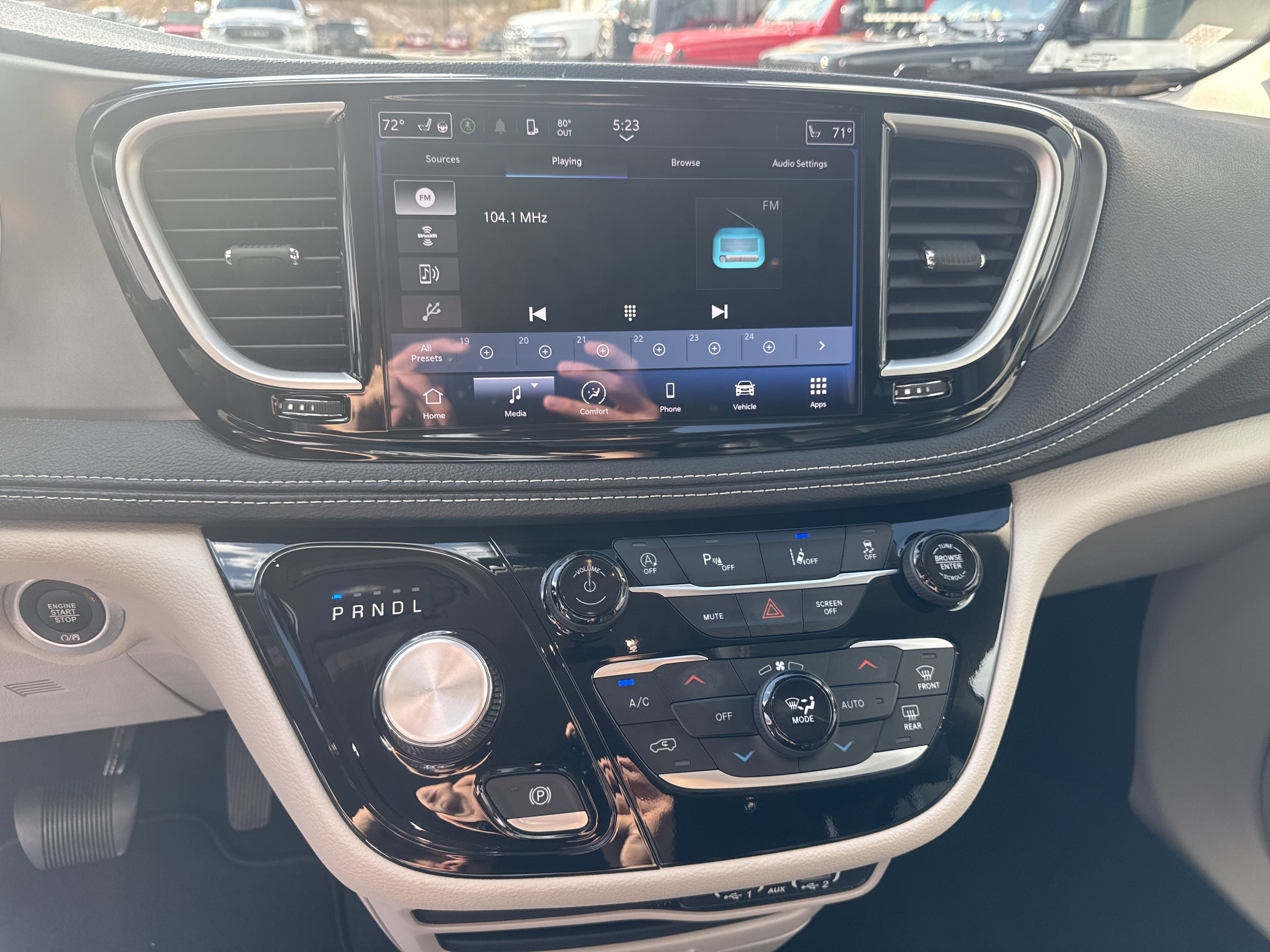 2024 Chrysler Pacifica Touring L