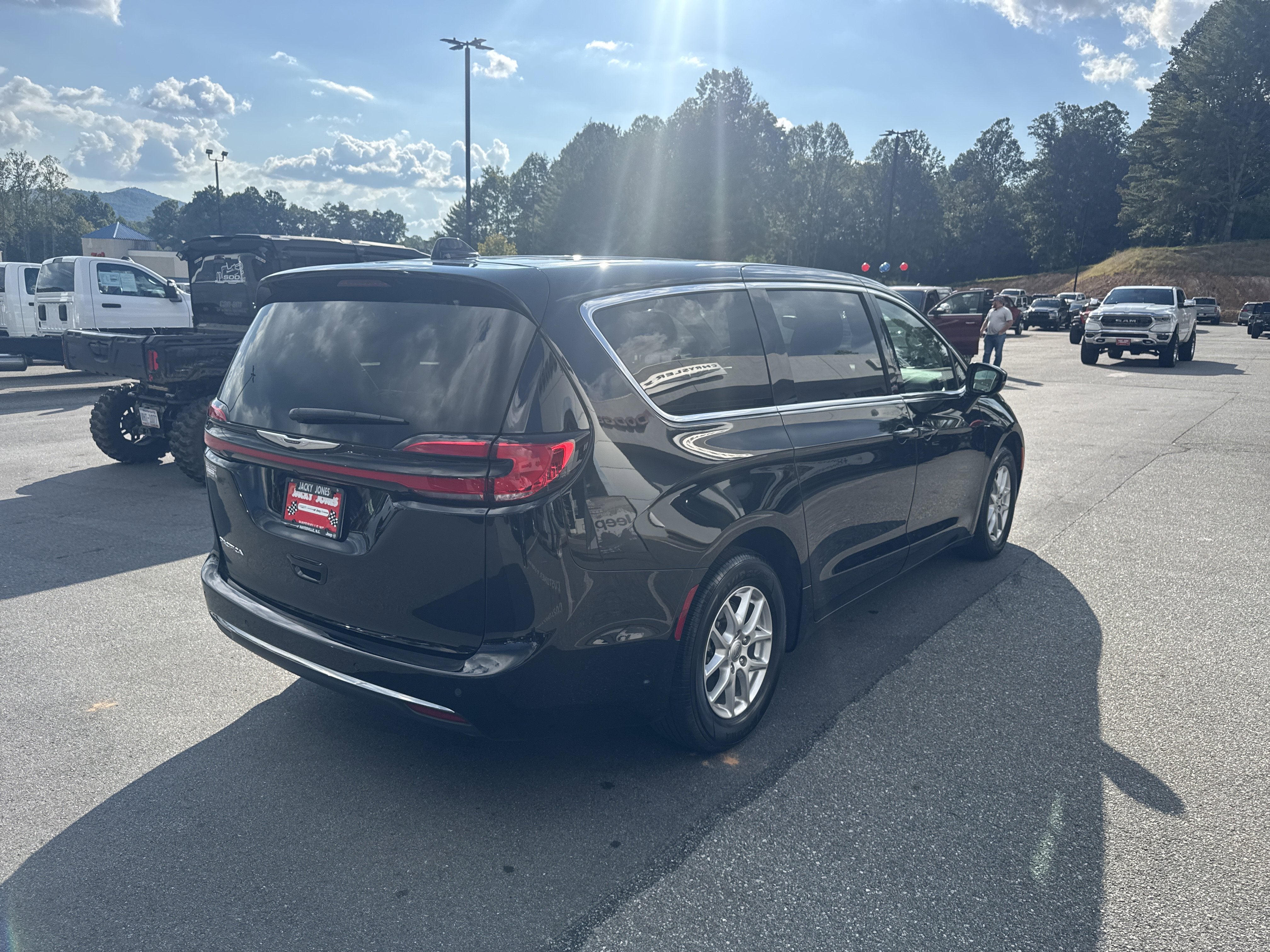 2024 Chrysler Pacifica Touring L