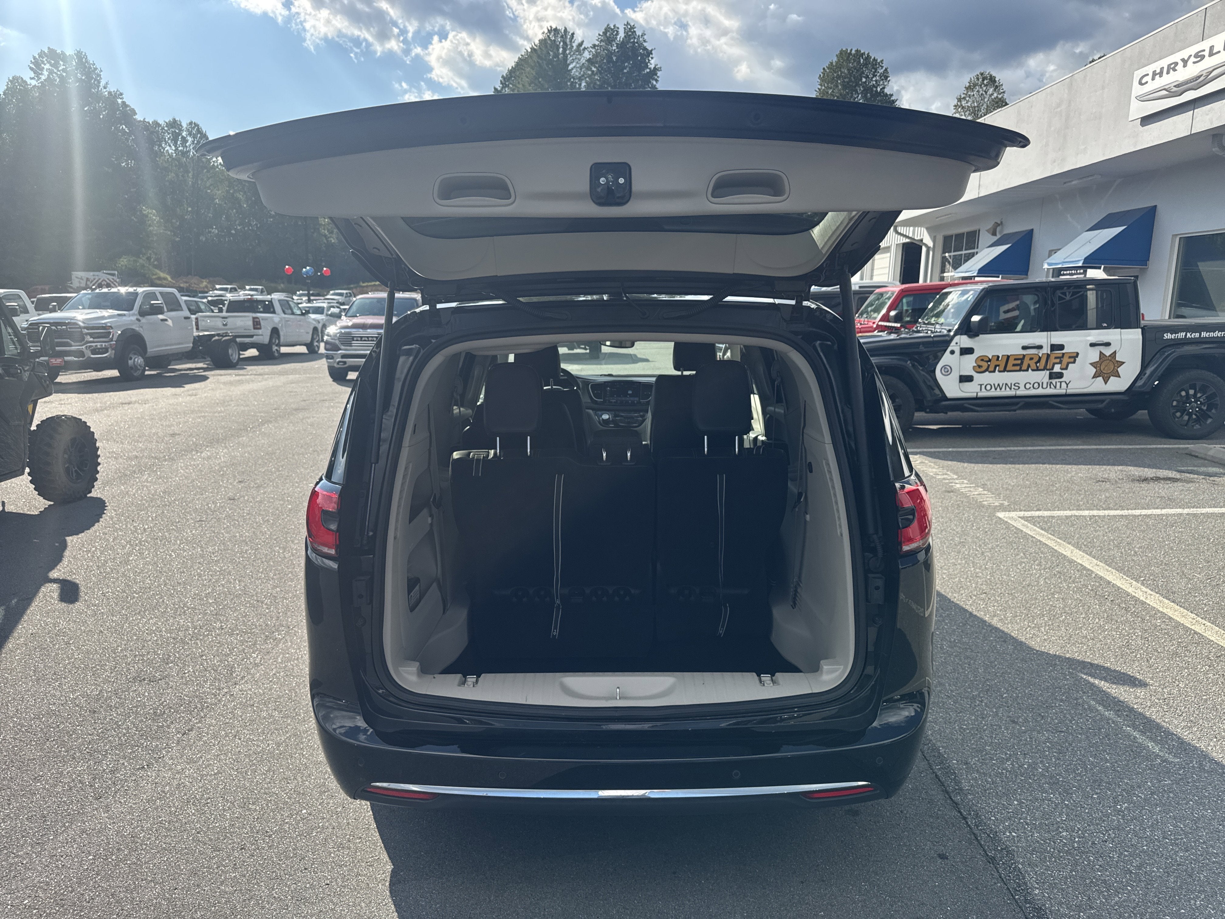 2024 Chrysler Pacifica Touring L