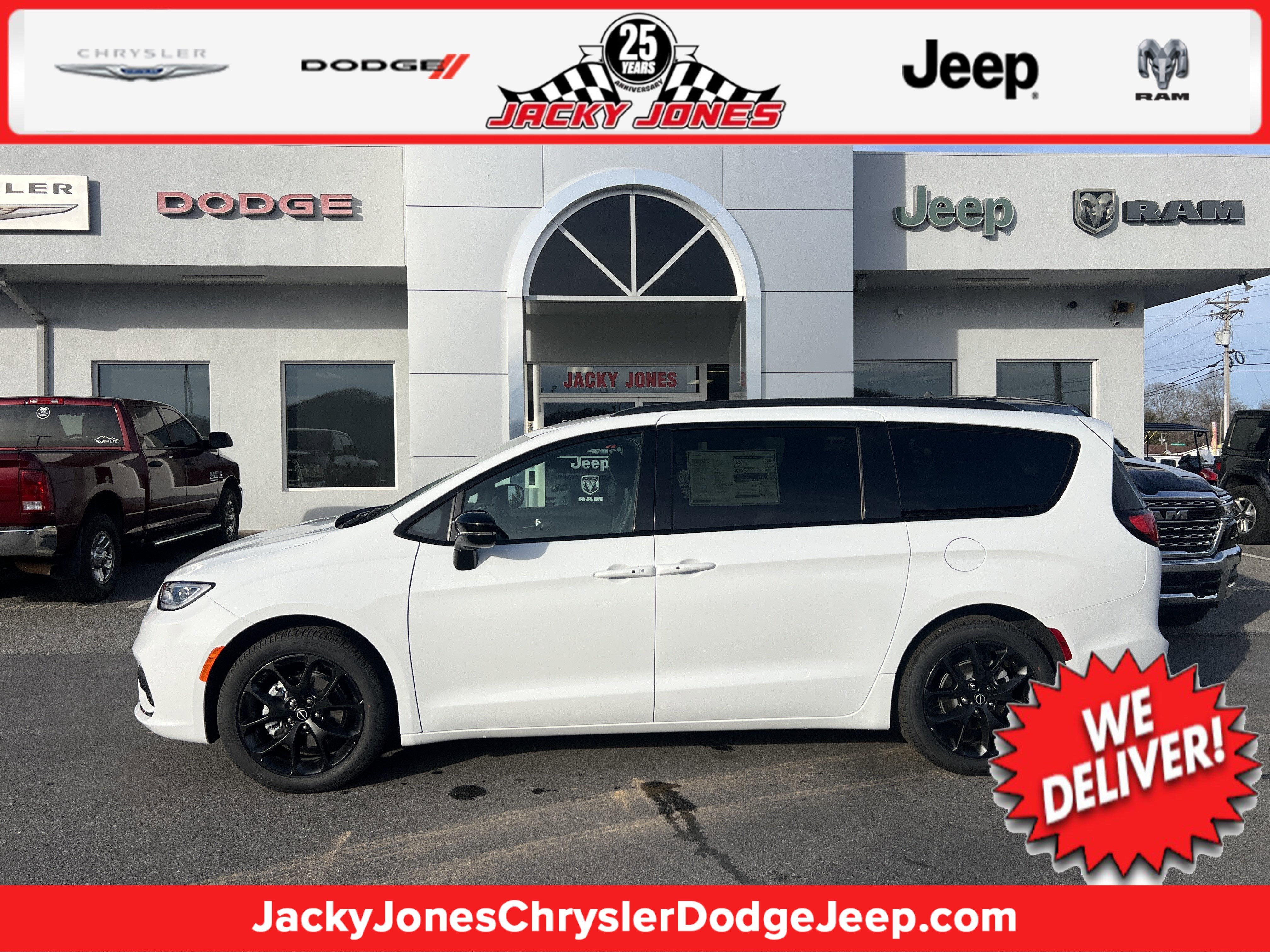 2026 Chrysler Pacifica Select